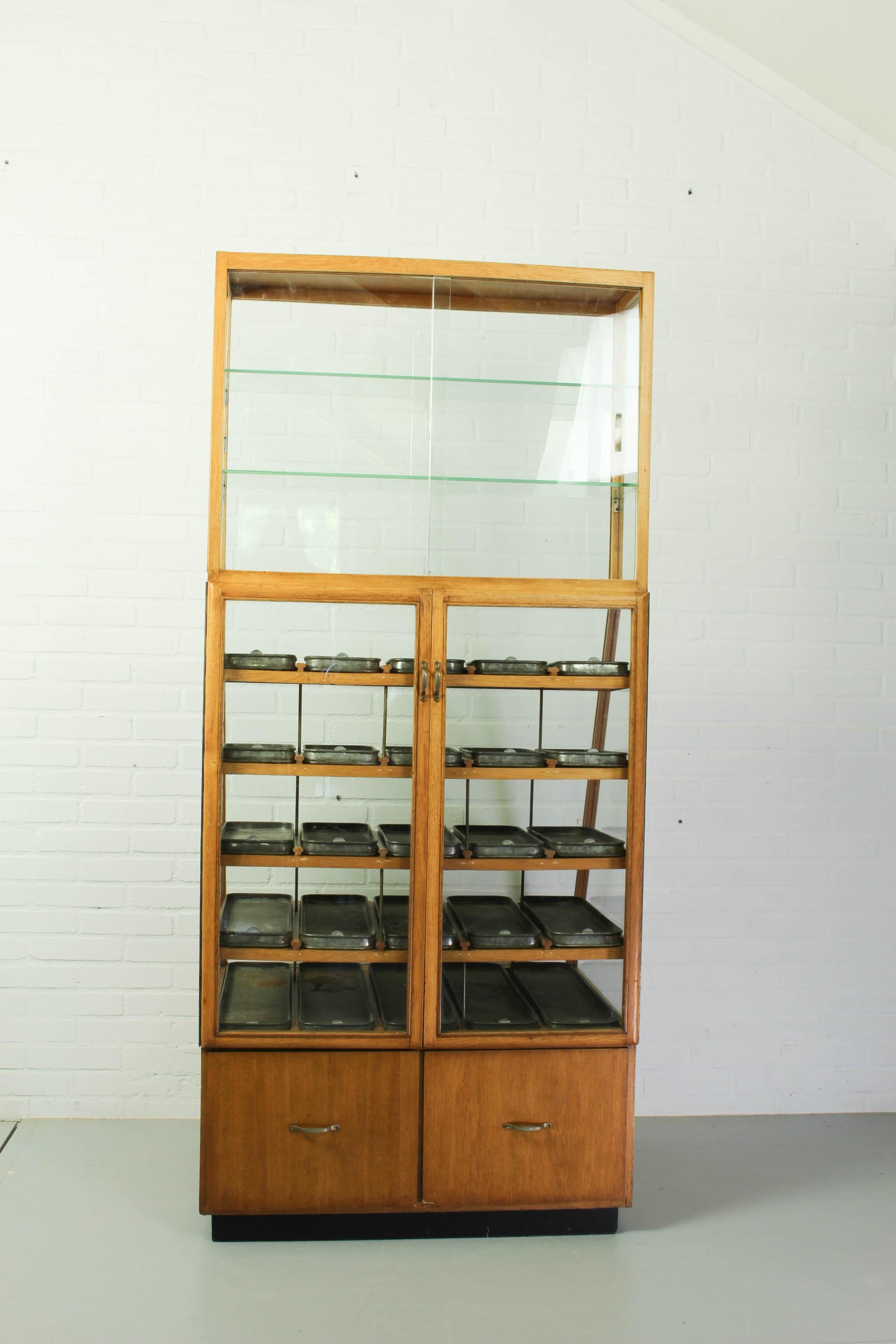 unique display cabinets