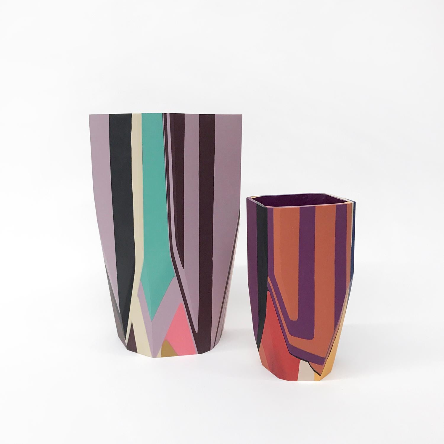 Zeitgenössische Puglia-Vase aus Gussharz von Elyse Graham, Unikat (21. Jahrhundert und zeitgenössisch) im Angebot
