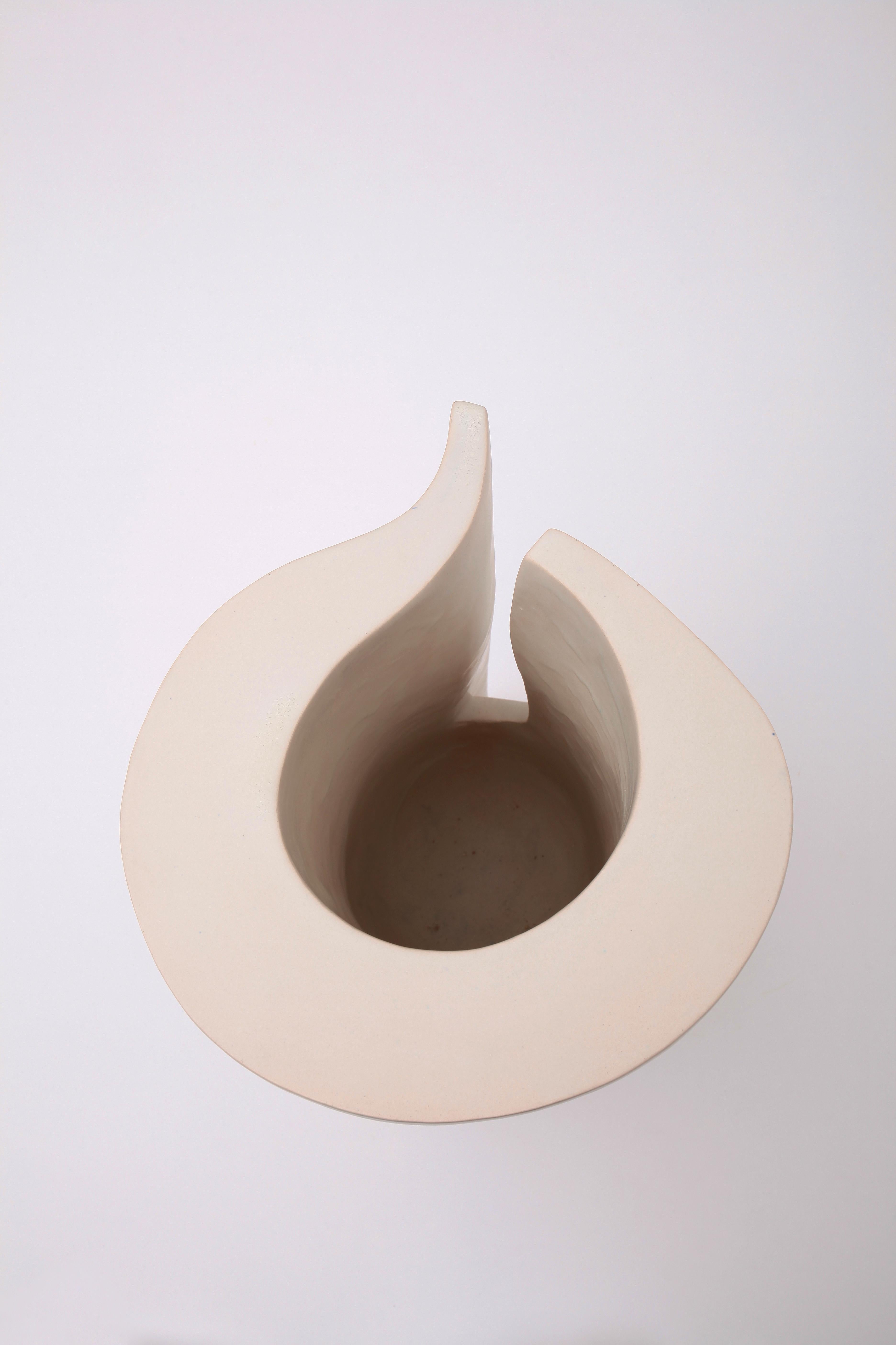 Keramikvase Groß Einzigartig Contemporary EZ Vase von Todomuta im Angebot 1