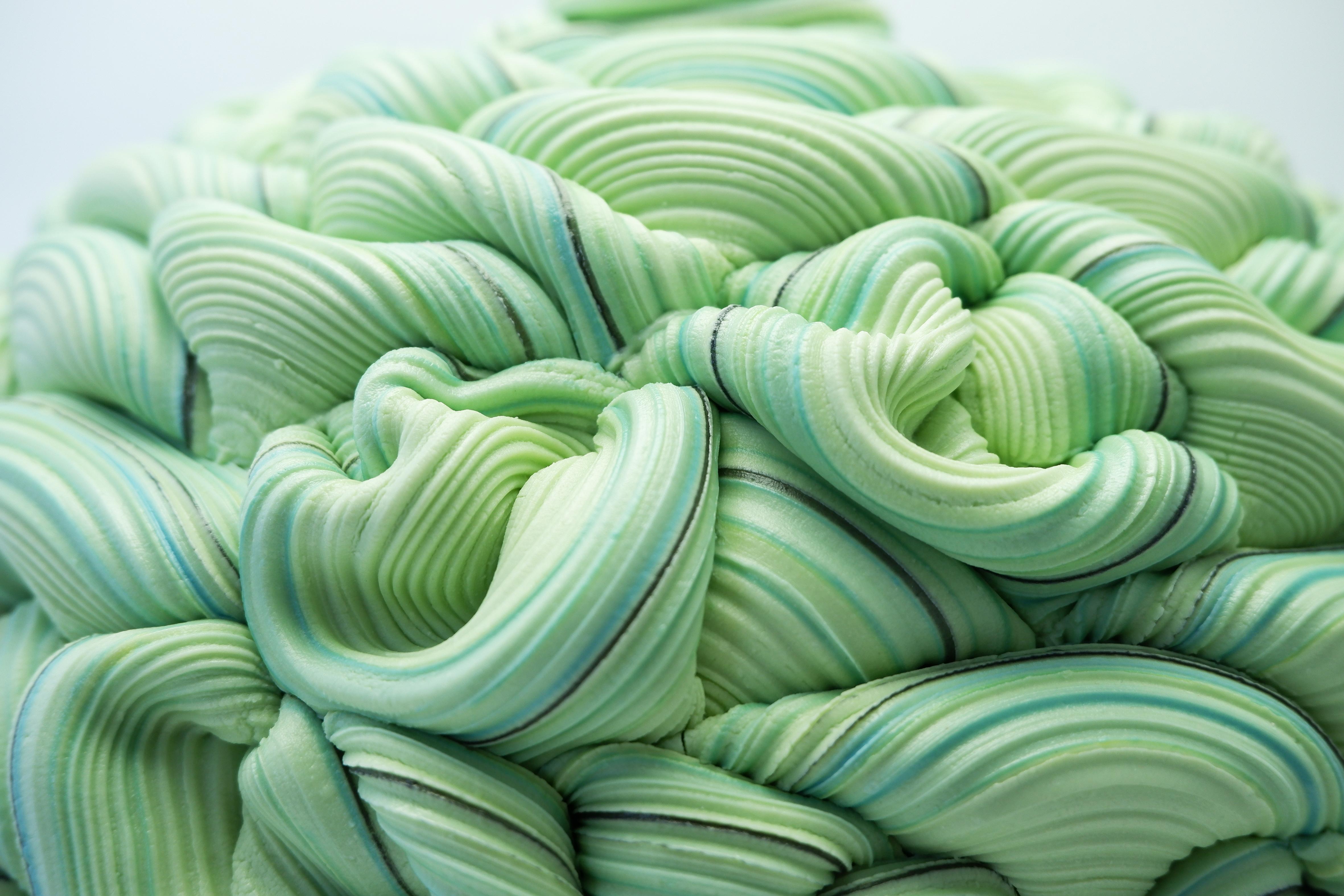 Einzigartiges, Contemporary Ceramic Handmade Vessel mit Grüntönen (Handgefertigt) im Angebot