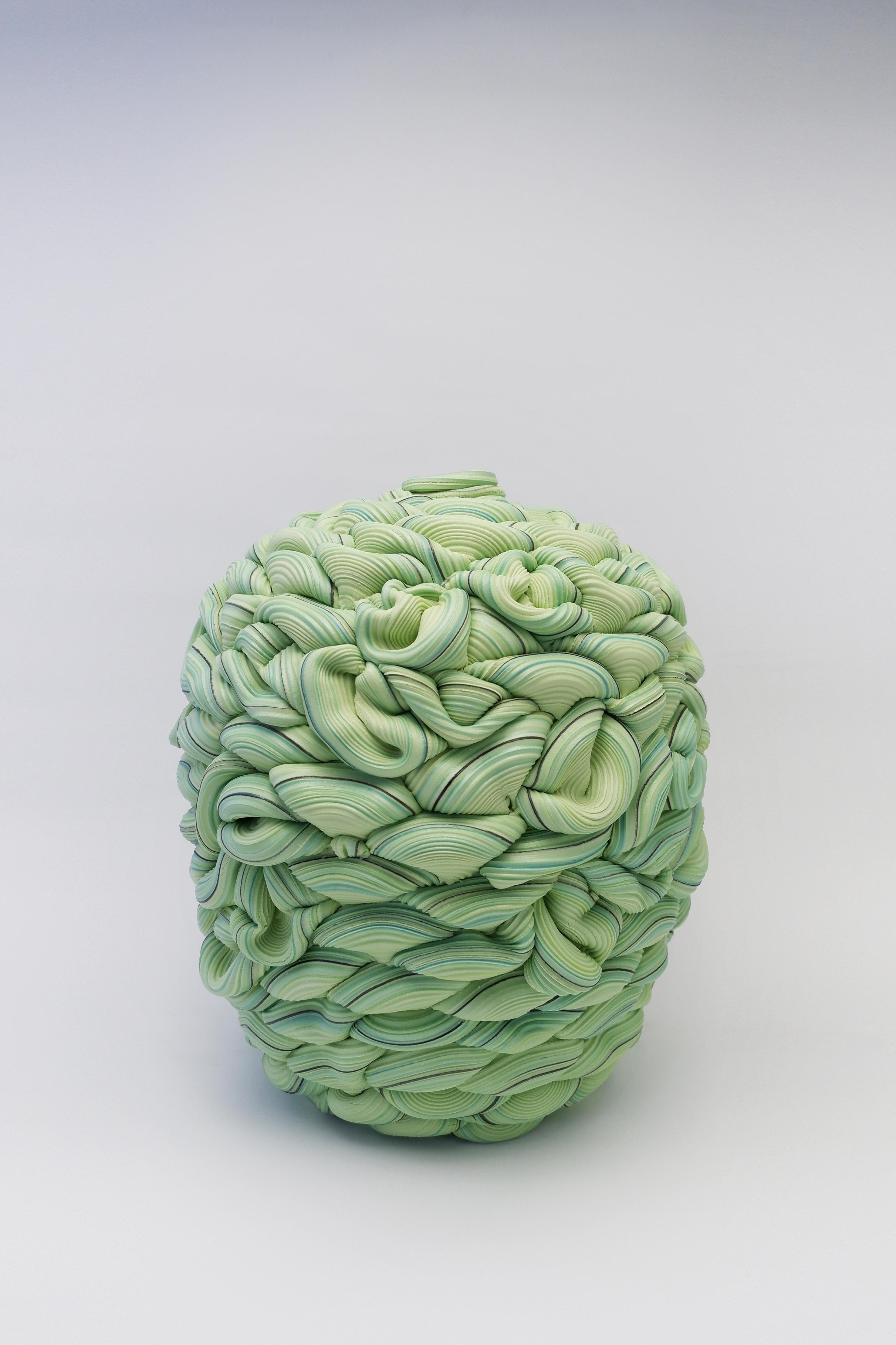 Einzigartiges, Contemporary Ceramic Handmade Vessel mit Grüntönen (21. Jahrhundert und zeitgenössisch) im Angebot