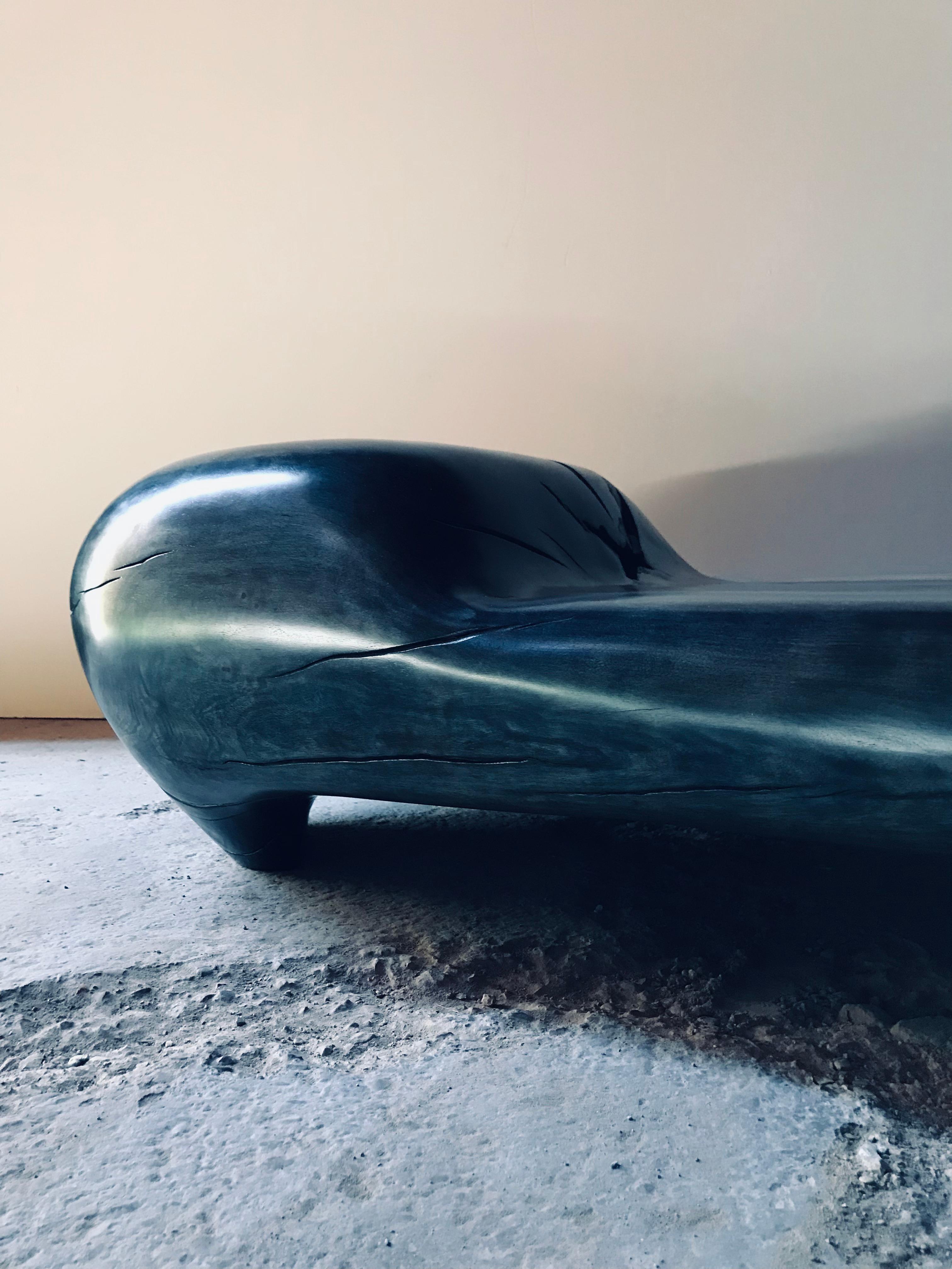 Table basse contemporaine unique en bois de noyer bleu indigo par Jordi Sarrate en vente 2
