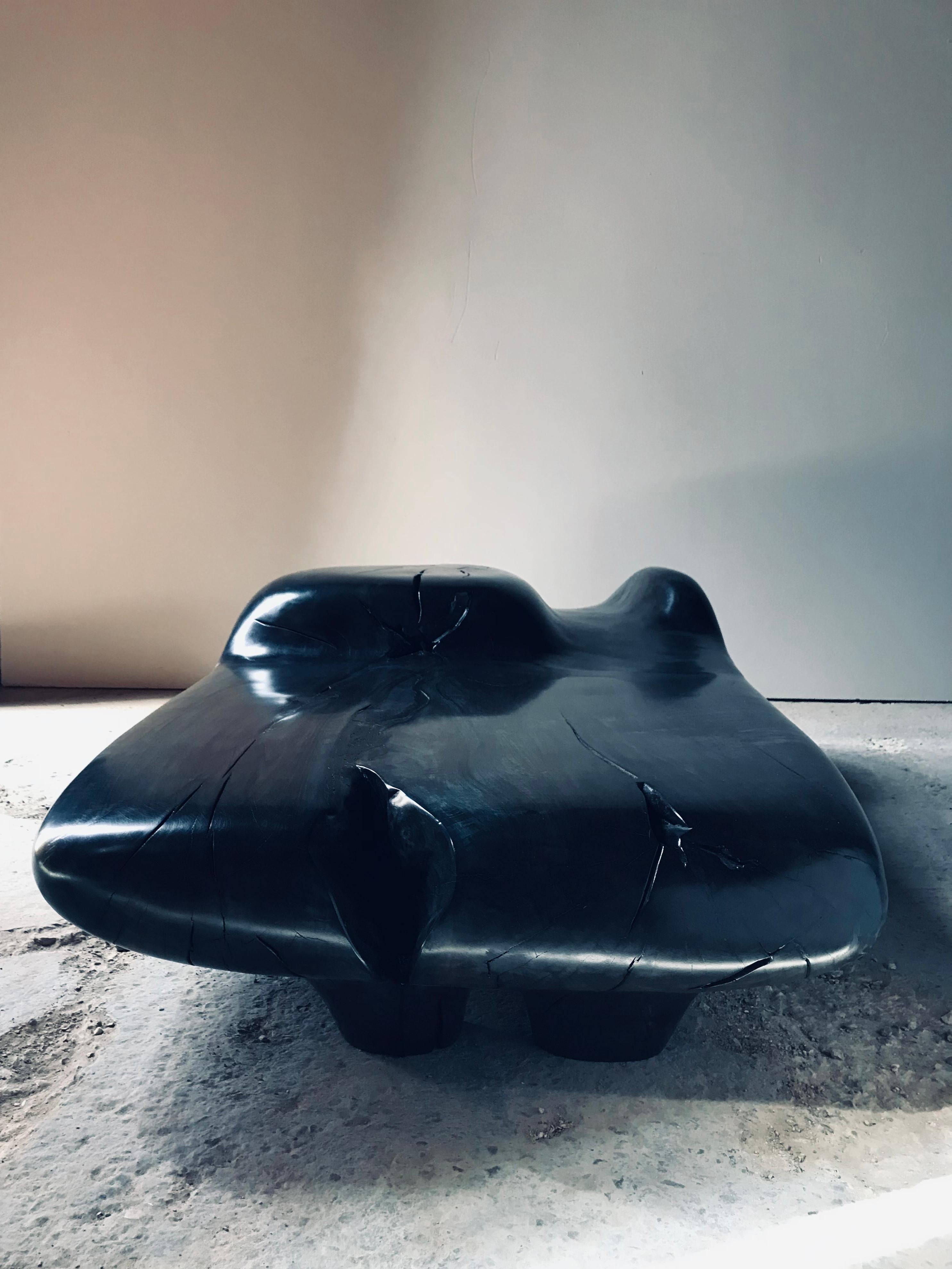 Table basse contemporaine unique en bois de noyer bleu indigo par Jordi Sarrate en vente 1