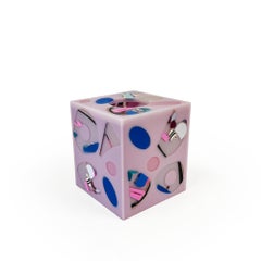 Caja de pañuelos de resina contemporánea única en lavanda by Elyse Graham