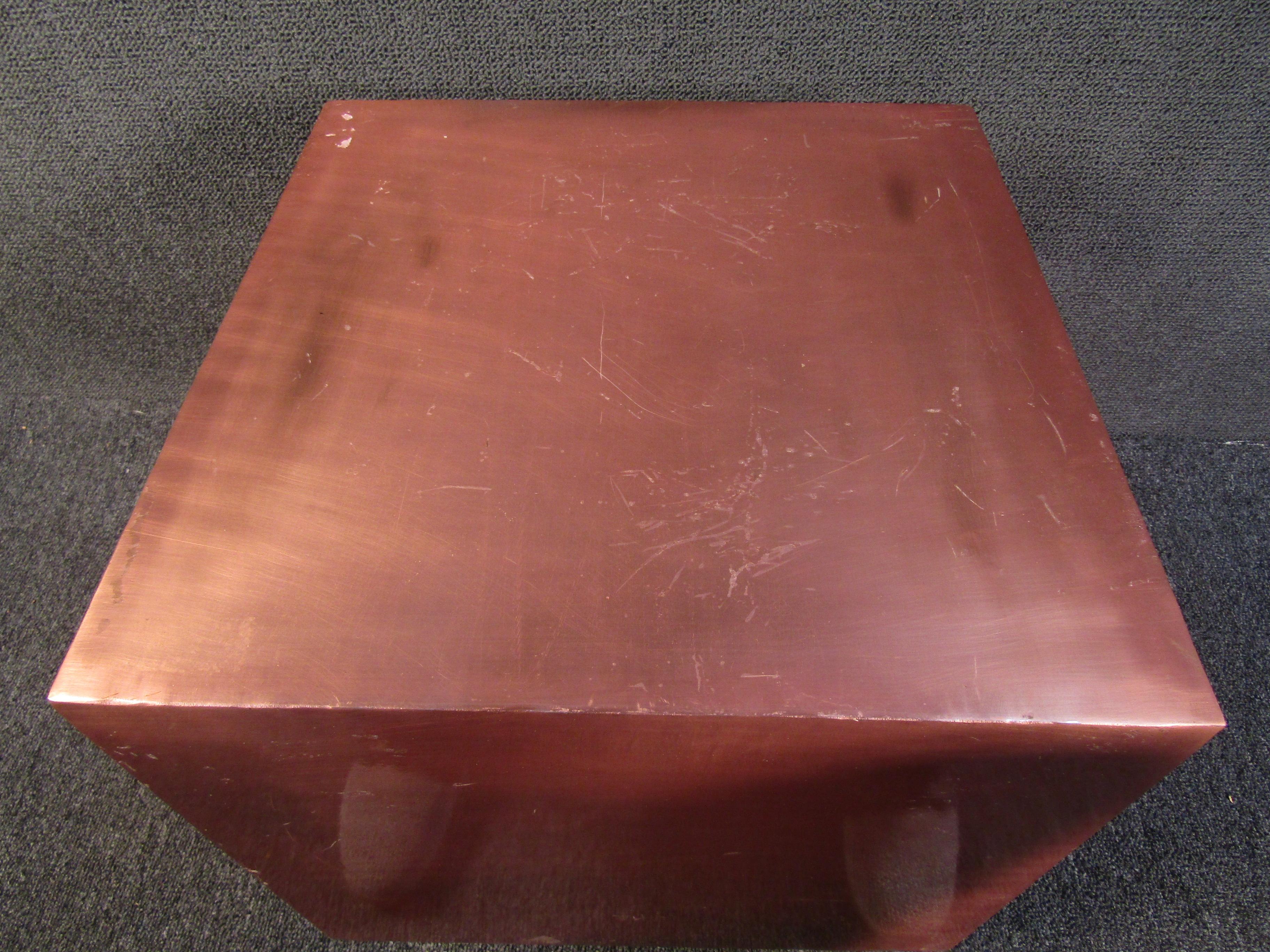 Laiton Table d'appoint unique en cuivre et laiton en vente