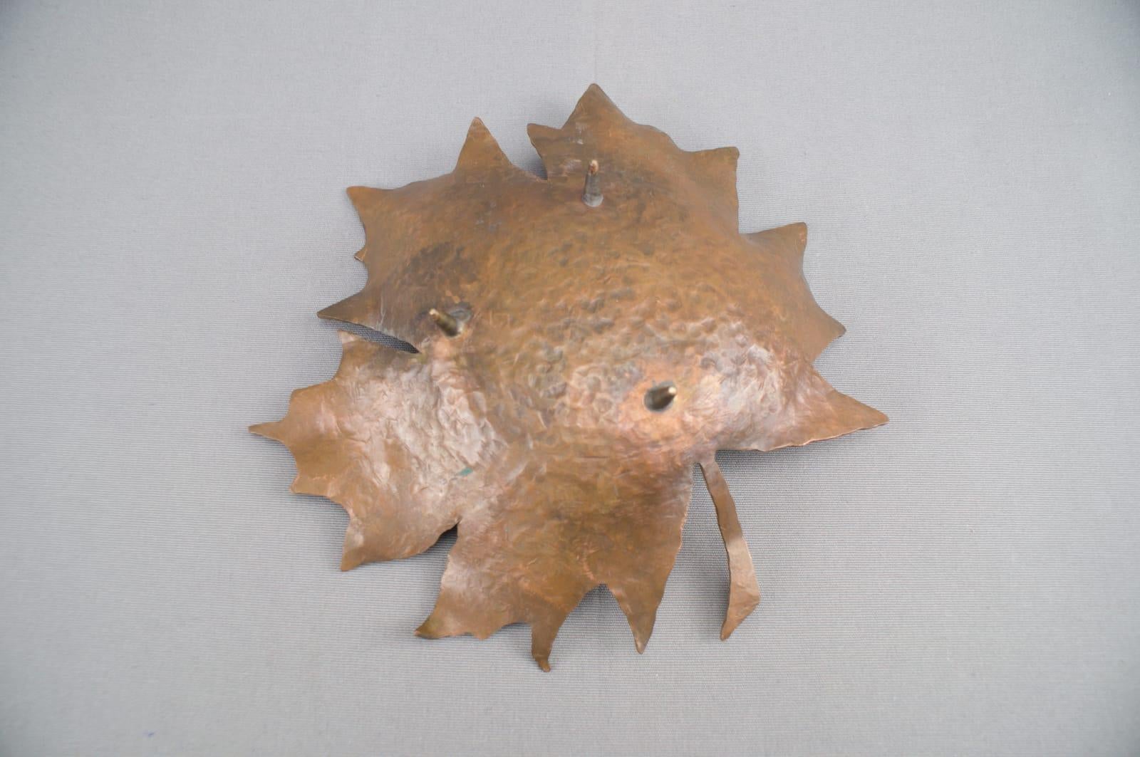 Mid-20th Century Unique Copper Hand Beaten Canadian Maple Leaf Bowl, 1950s For Sale