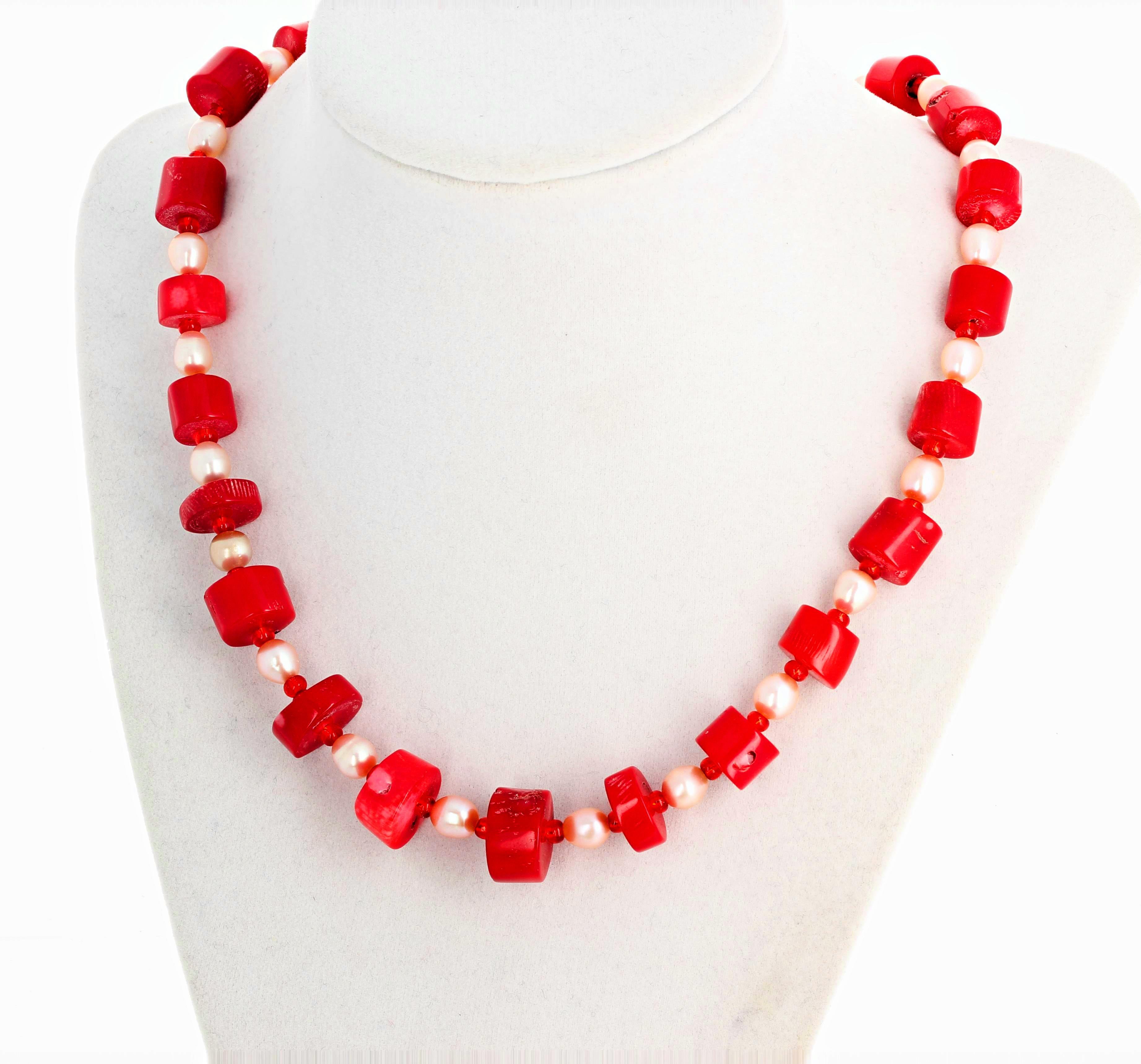 Gemjunky Chunky Impressive Coral and Pearl Statement Necklace In New Condition In Raleigh, NC