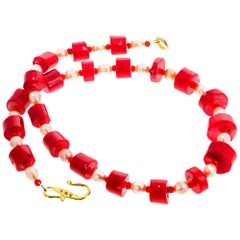 Gemjunky Chunky Impressive Coral and Pearl Statement Necklace