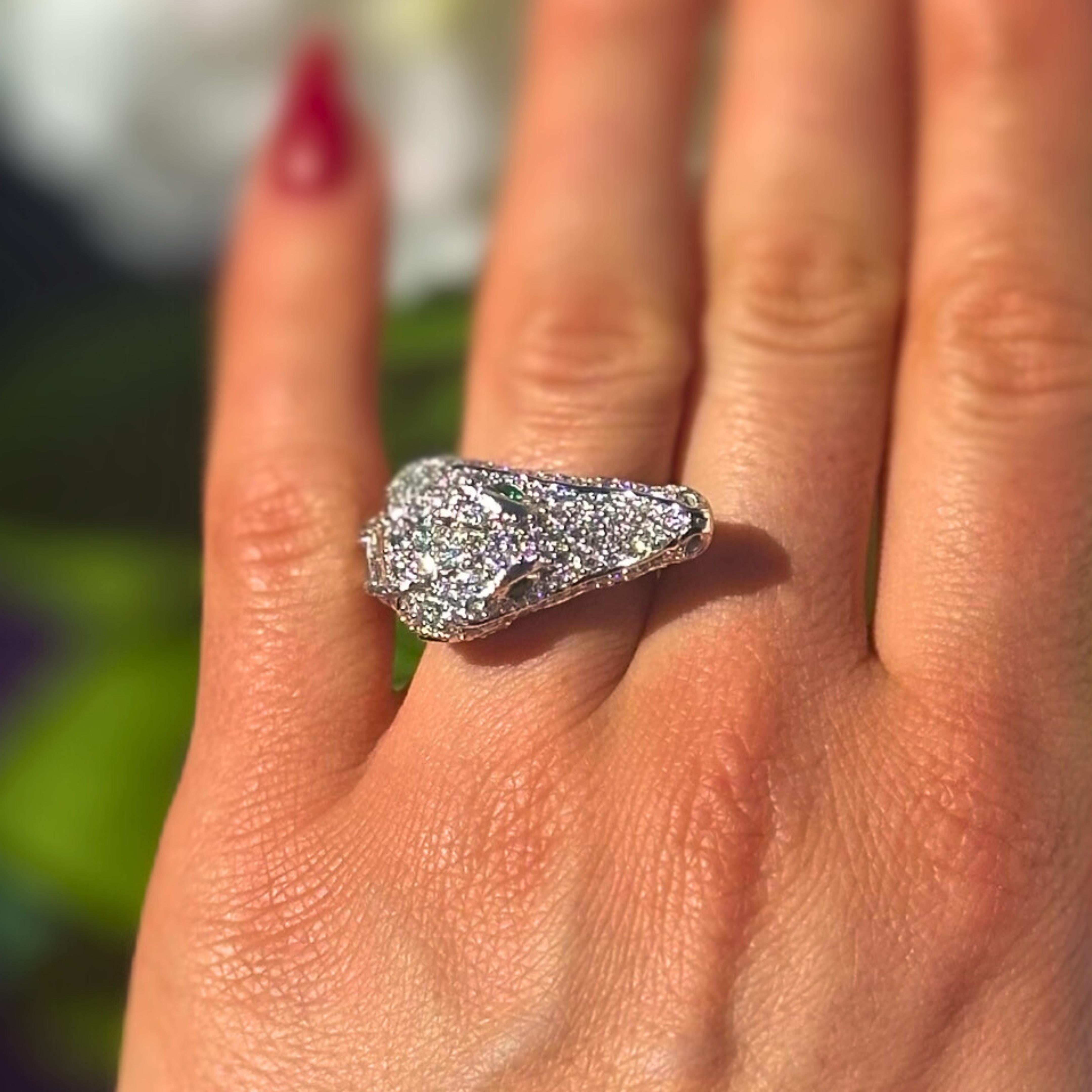 Women's Unique Crocodile Emerald Diamond White 18K Gold Ring For Her For Sale