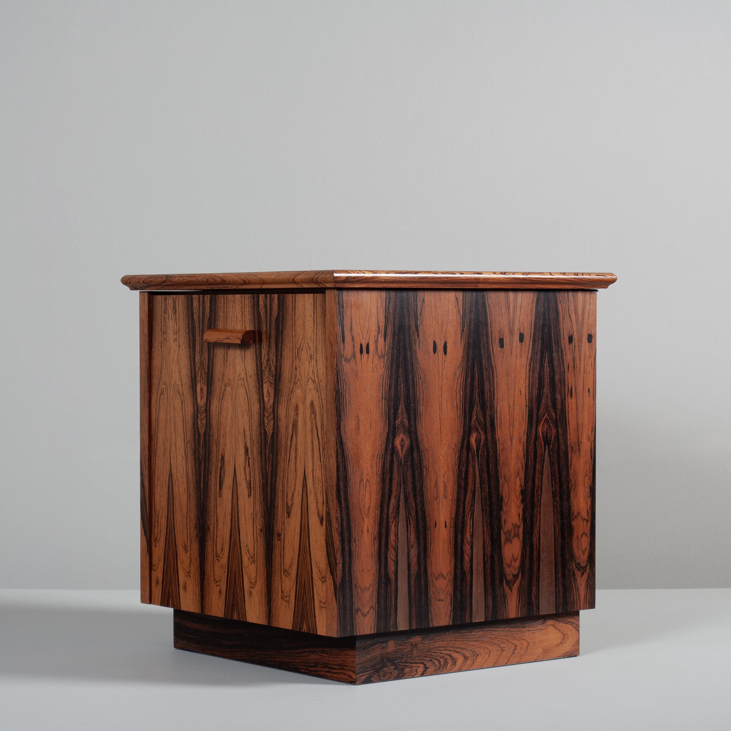 Mid-Century Modern Danish Cube Night Stand For Sale