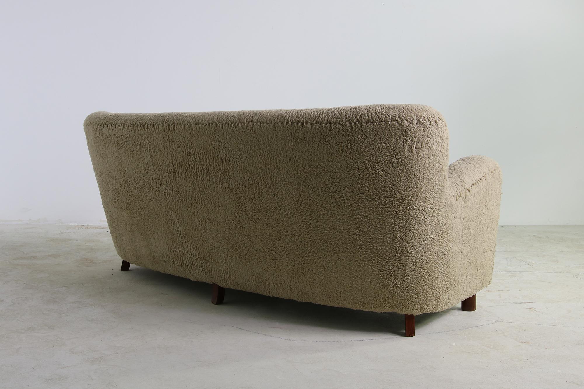 Unique Curved Sofa, Midcentury, Teddy Fur, 1950s, Mogens Lassen, Tufted Leather In Good Condition In Hamminkeln, DE