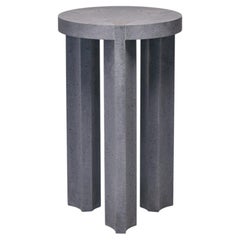 Mesa auxiliar alta única y personalizada de mármol Basaltina de Carrara con incrustaciones, diseño de Reda Amalou