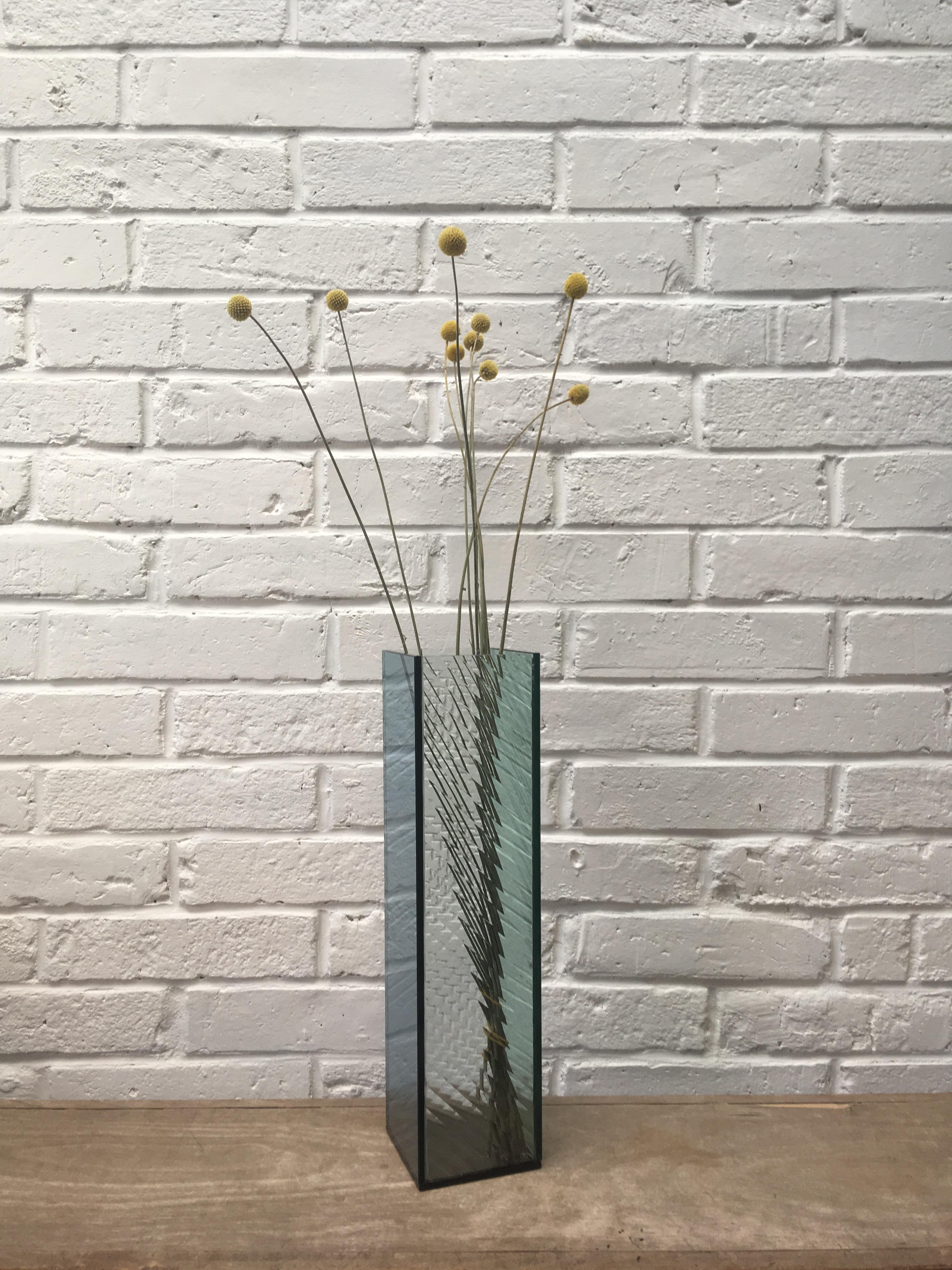 Vaso di vetro unico di Kim Do.
Dimensioni: Personalizzato
Materiali: Vetro, resina epossidica

Kim Thomé è una designer norvegese con sede a Londra.