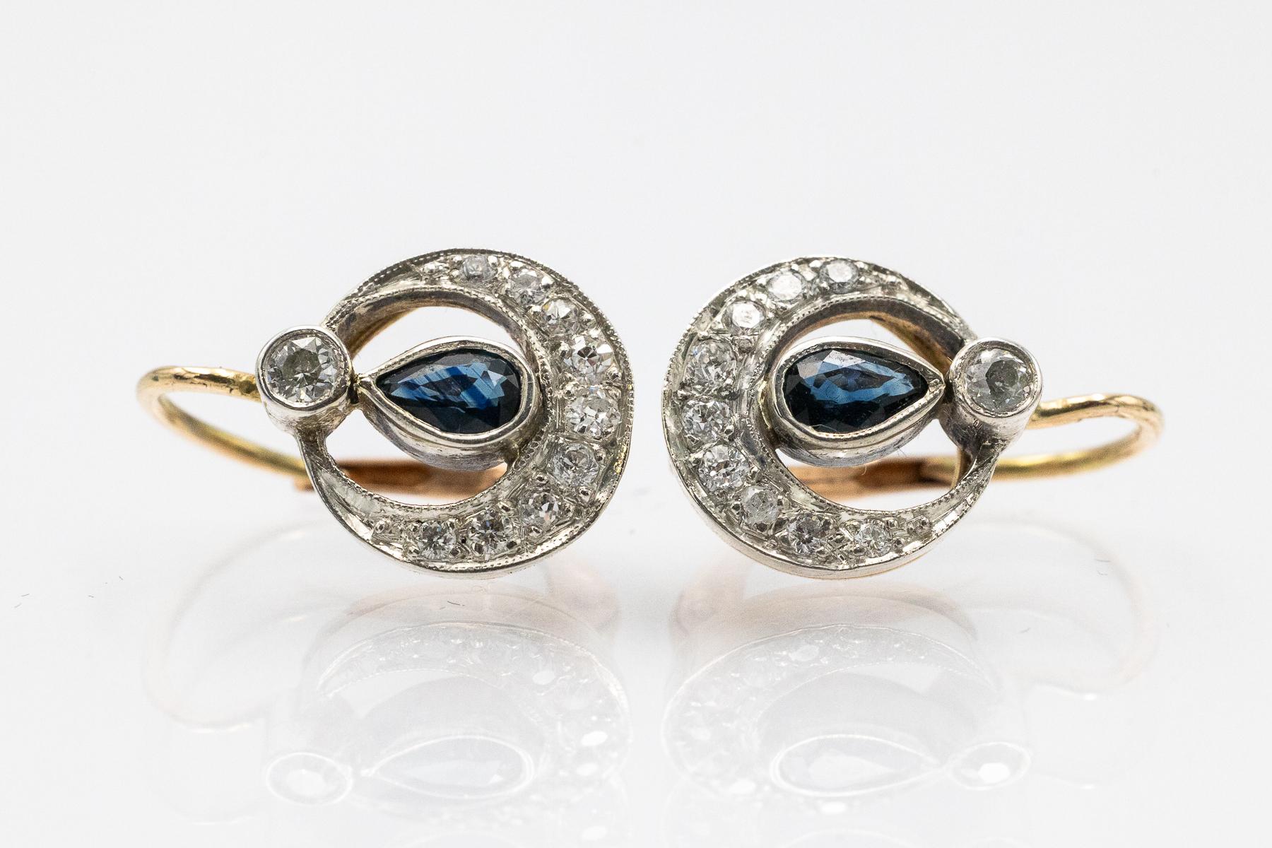 Taille vieille Europe Boucles d'oreilles pendantes uniques avec saphirs et diamants, Autriche-Hongrie vers 1920 en vente
