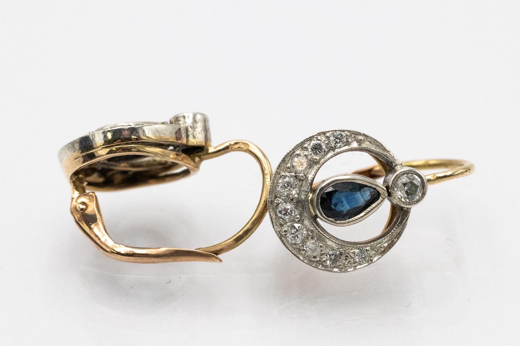 Boucles d'oreilles pendantes uniques avec saphirs et diamants, Autriche-Hongrie vers 1920 Pour femmes en vente