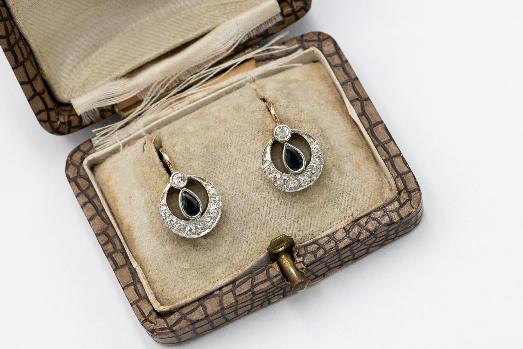 Boucles d'oreilles pendantes uniques avec saphirs et diamants, Autriche-Hongrie vers 1920 en vente 1