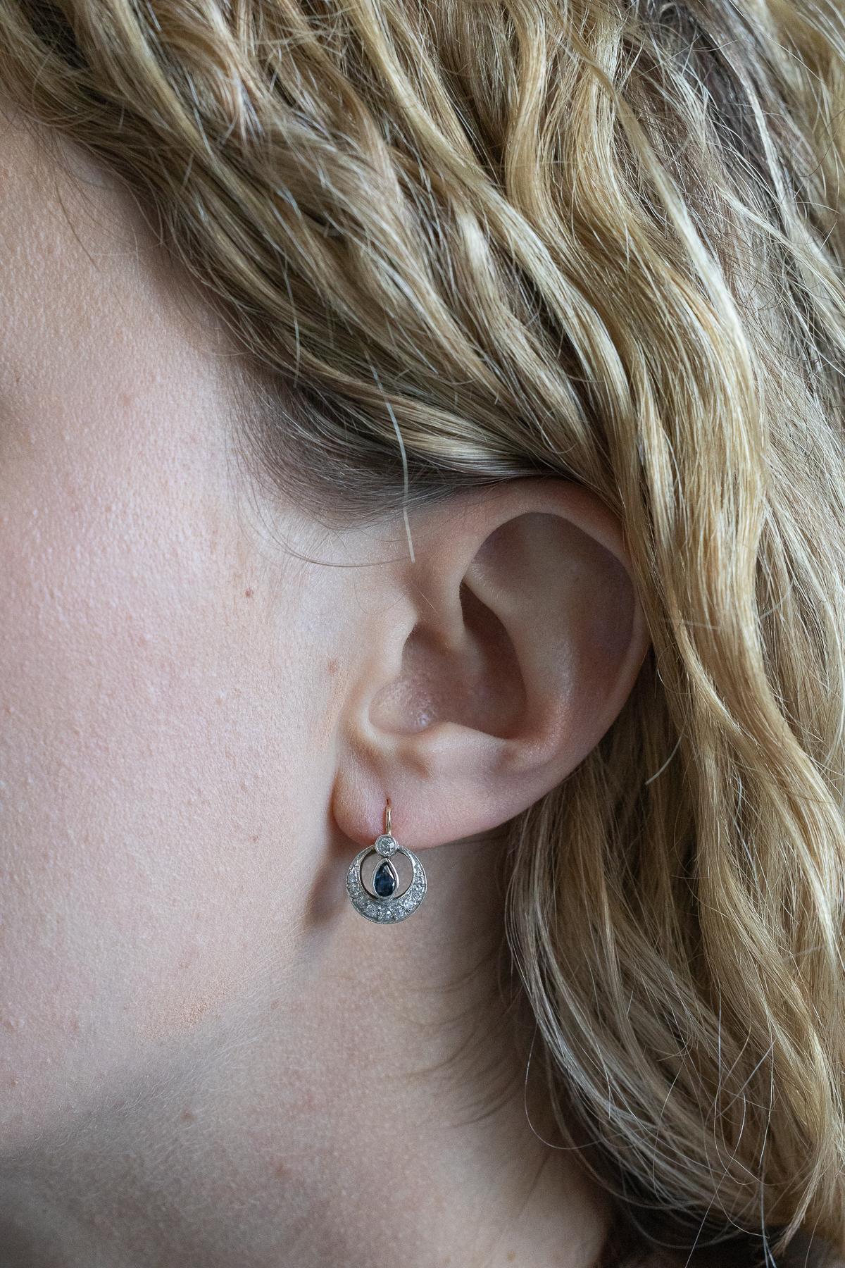 Boucles d'oreilles pendantes uniques avec saphirs et diamants, Autriche-Hongrie vers 1920 en vente 2