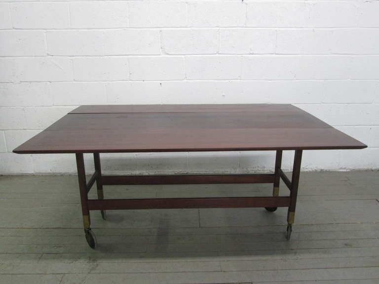 Unique Danish Drop-Leaf Table In Good Condition For Sale In New York, NY