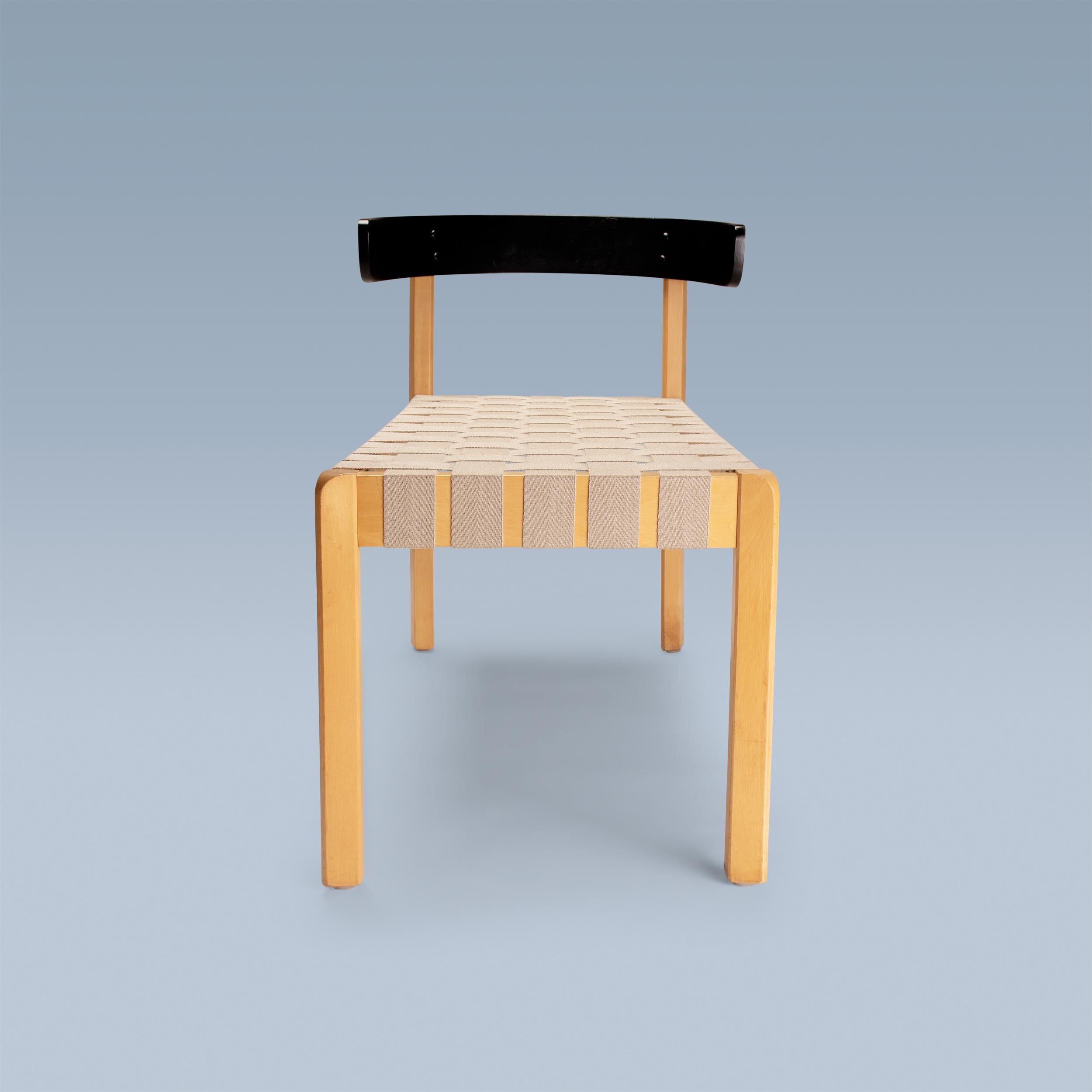 Diese einzigartige Stuhlbank von Jørgen Gammelgaard (1938-1991) wurde um 1983 als Prototyp für das Königliche Nationaltheater in Kopenhagen, Dänemark, angefertigt, als die Architekten Eva und Nils Koppel das neue Schauspielerfoyer als Teil der