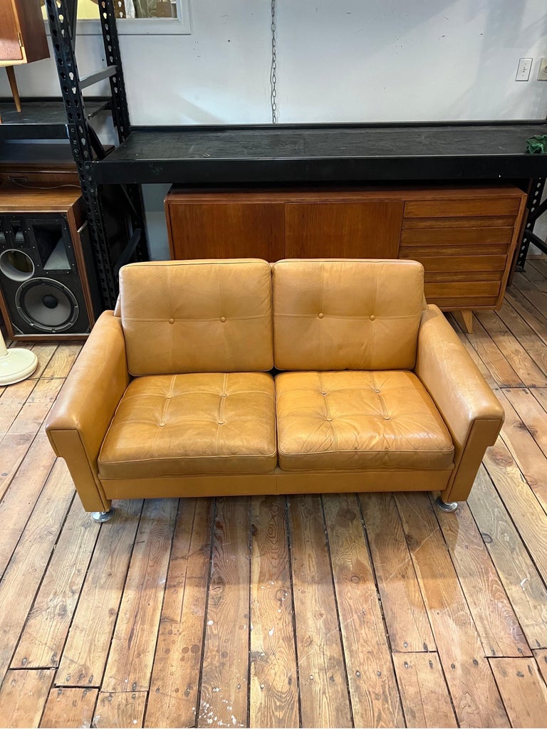 Unique Danish Mid-Century Modern Leather Sofa Settee In Good Condition In Boise, ID