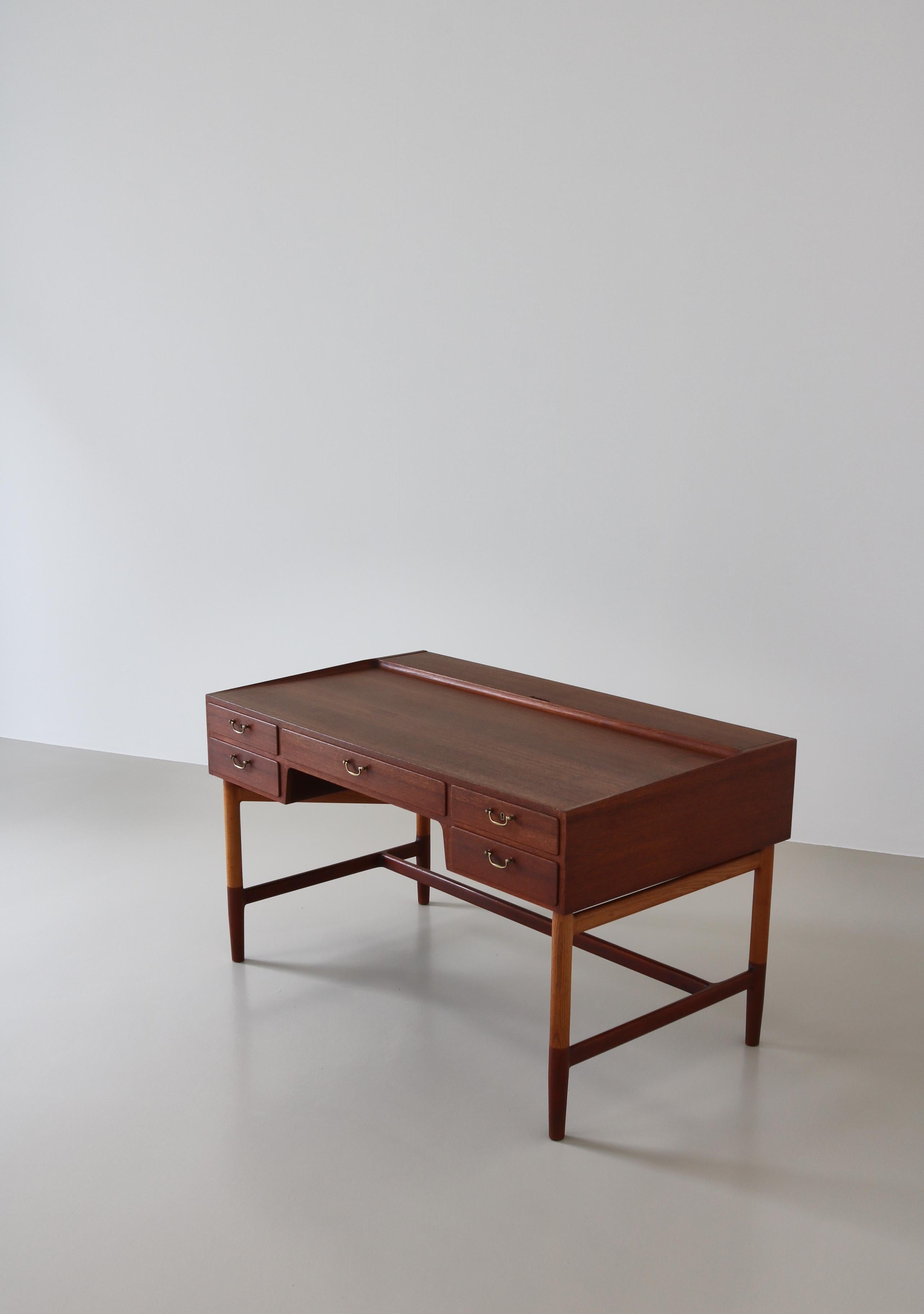 Mid-20th Century Unique Danish Modern Freestanding Work Desk by Kurt Østervig, Teak & Ash, 1950s