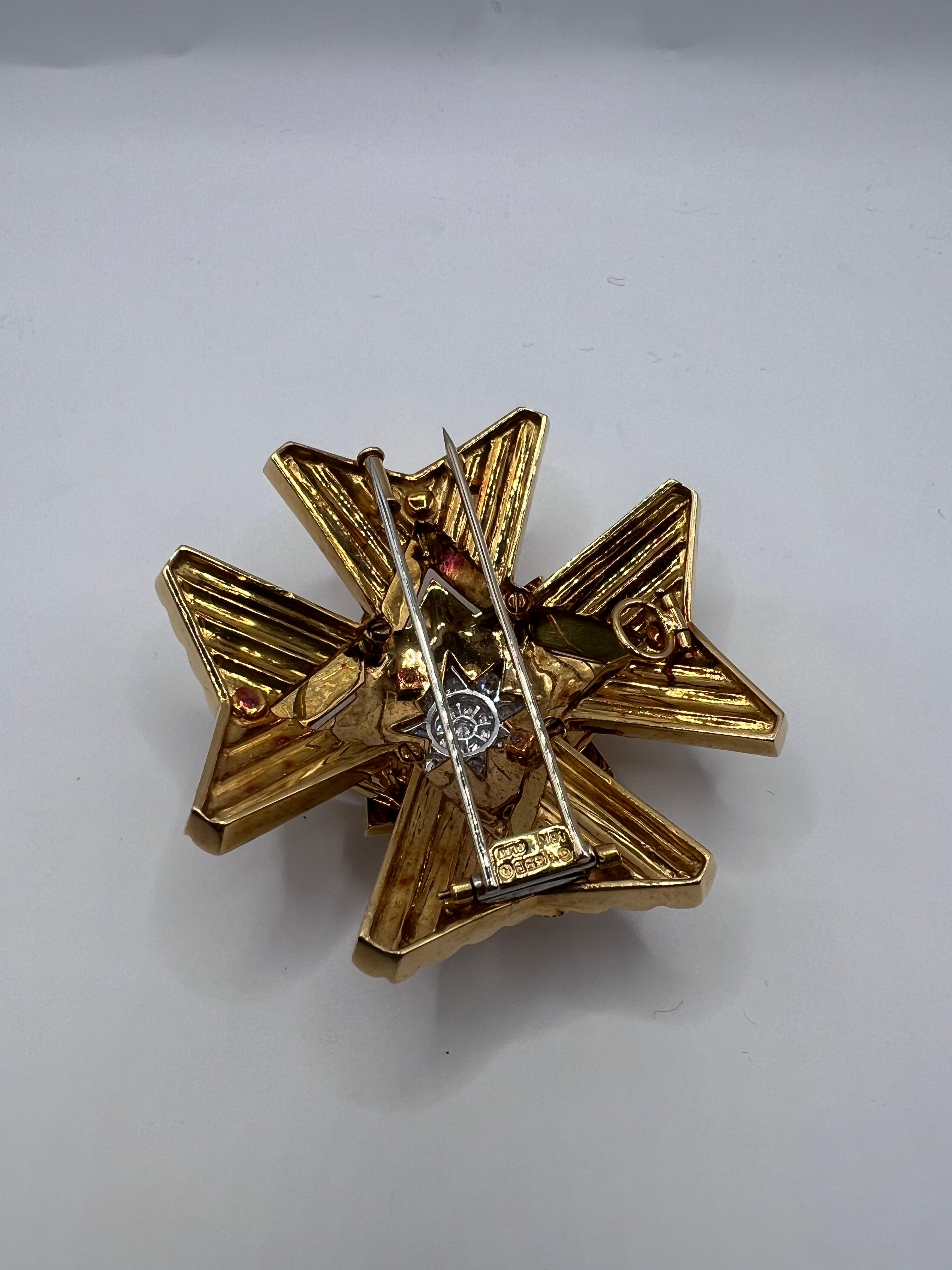 Einzigartige David Webb Vintage Gold Malteser Crosee-Brosche, Vintage (Rundschliff) im Angebot