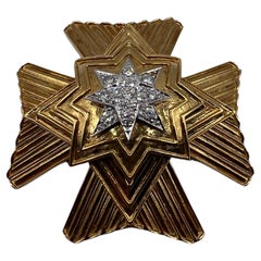 Broche único David Webb Vintage Crosee maltés de oro