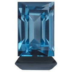 Unique Deep Blue Topaz Gemstone 17.56 Carats