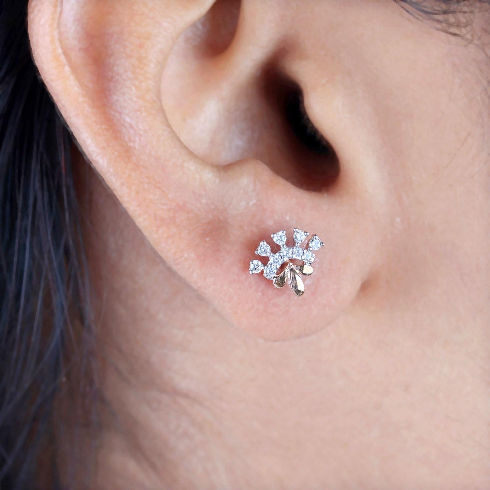 Boucles d'oreilles magnifiques en or jaune 14 carats avec diamants pavés naturels, design unique. en vente 1