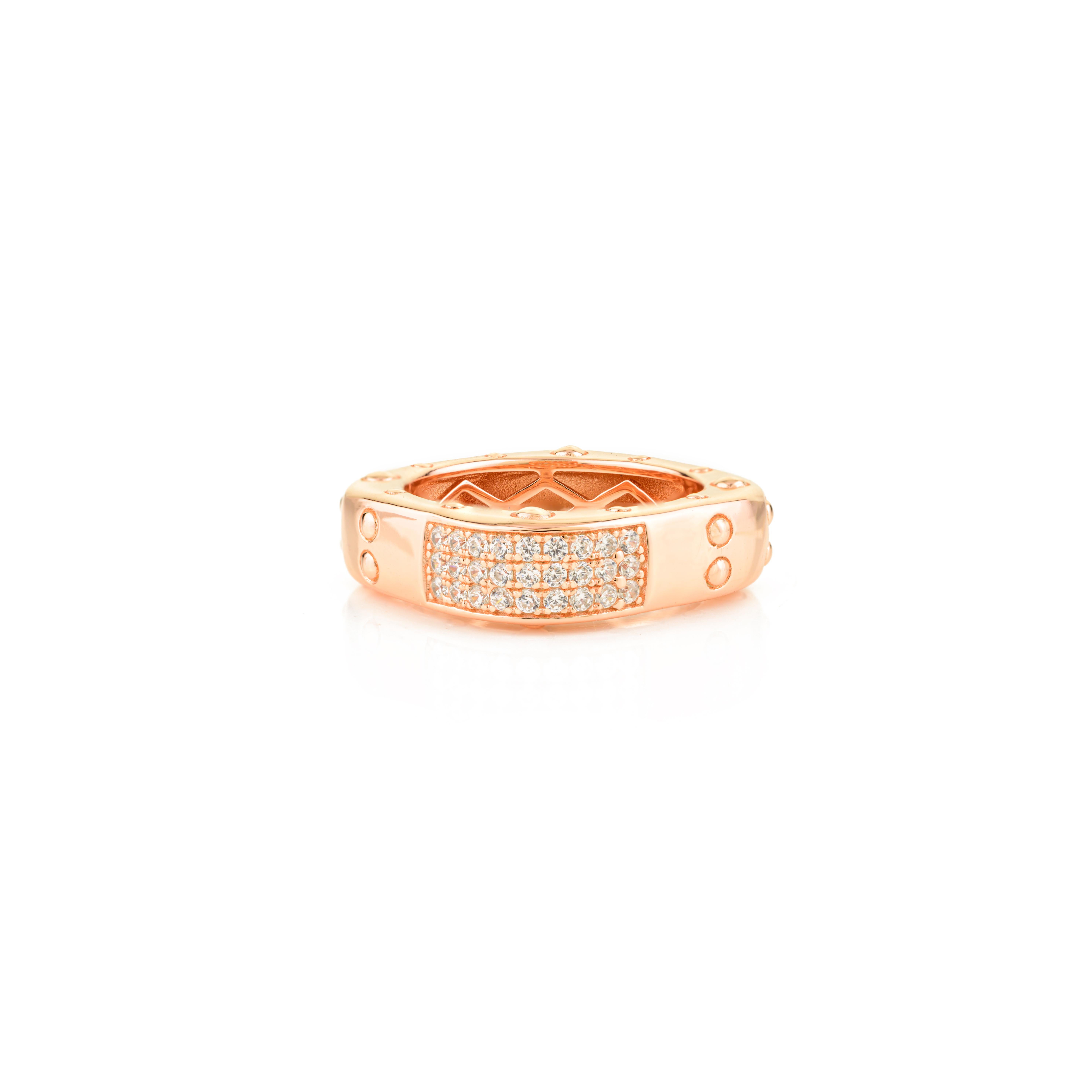 in vendita:  Anello a fascia con zirconi in oro rosa e pave set in argento 925, dal design unico, da regalare 8