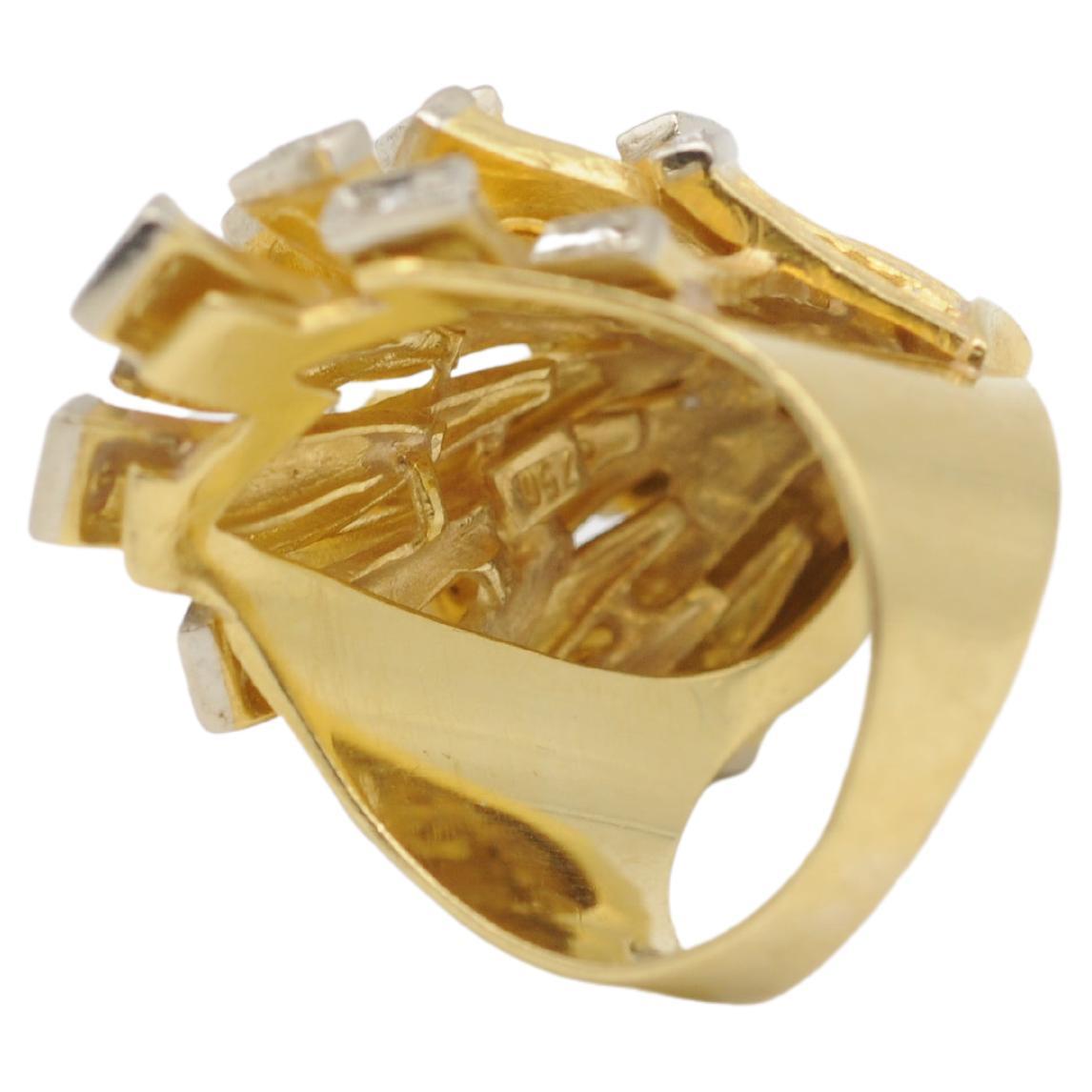 Anillo de diseño único de oro amarillo de 18 quilates con brillantes Corte brillante en venta