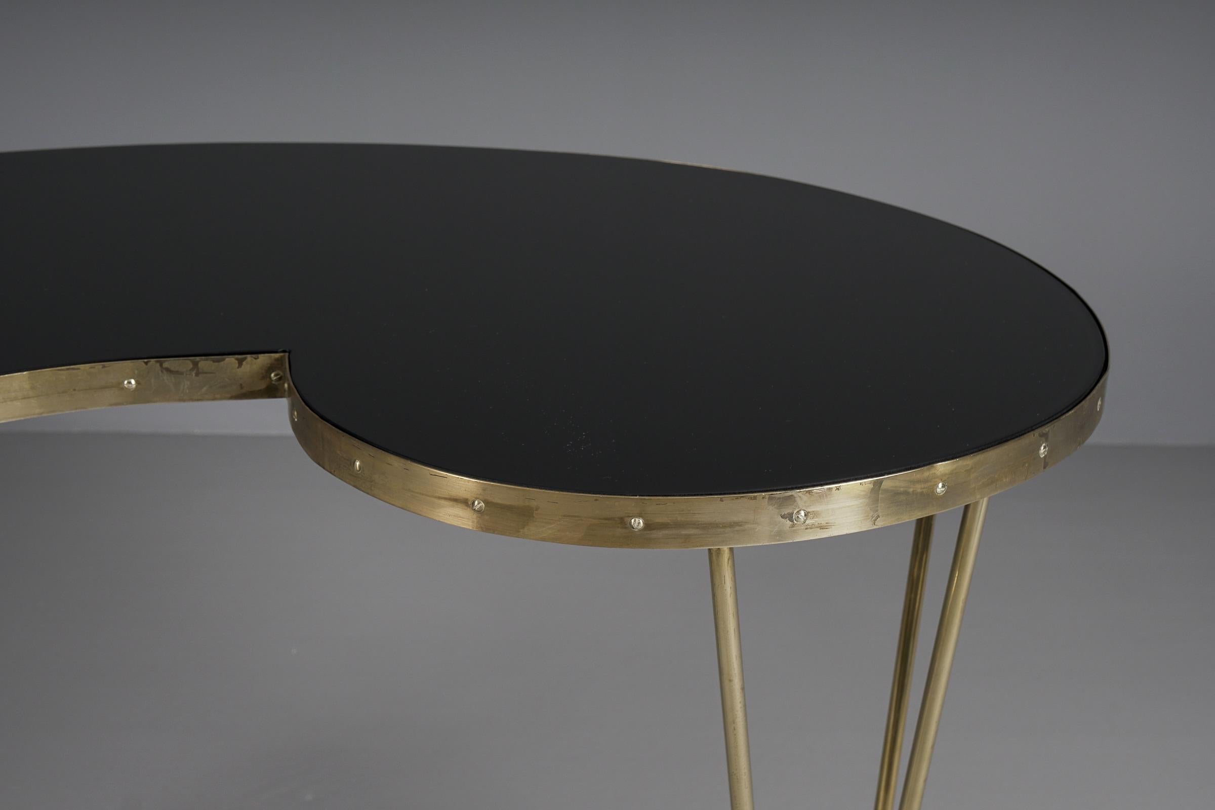 Bureau ou coiffeuse unique en laiton Solid et verre noir, années 1950, Italie en vente 4
