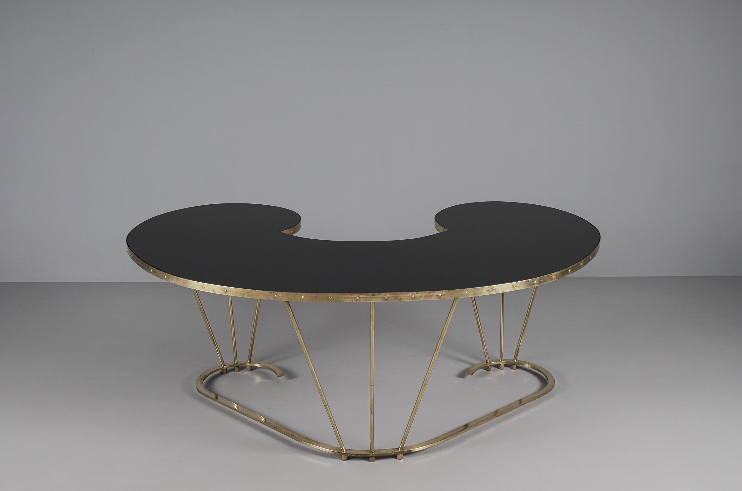 Unique Desk or Dressing Table Made of Solid Brass and Black Glass, 1950s, Italy In Good Condition For Sale In Nürnberg, Bayern