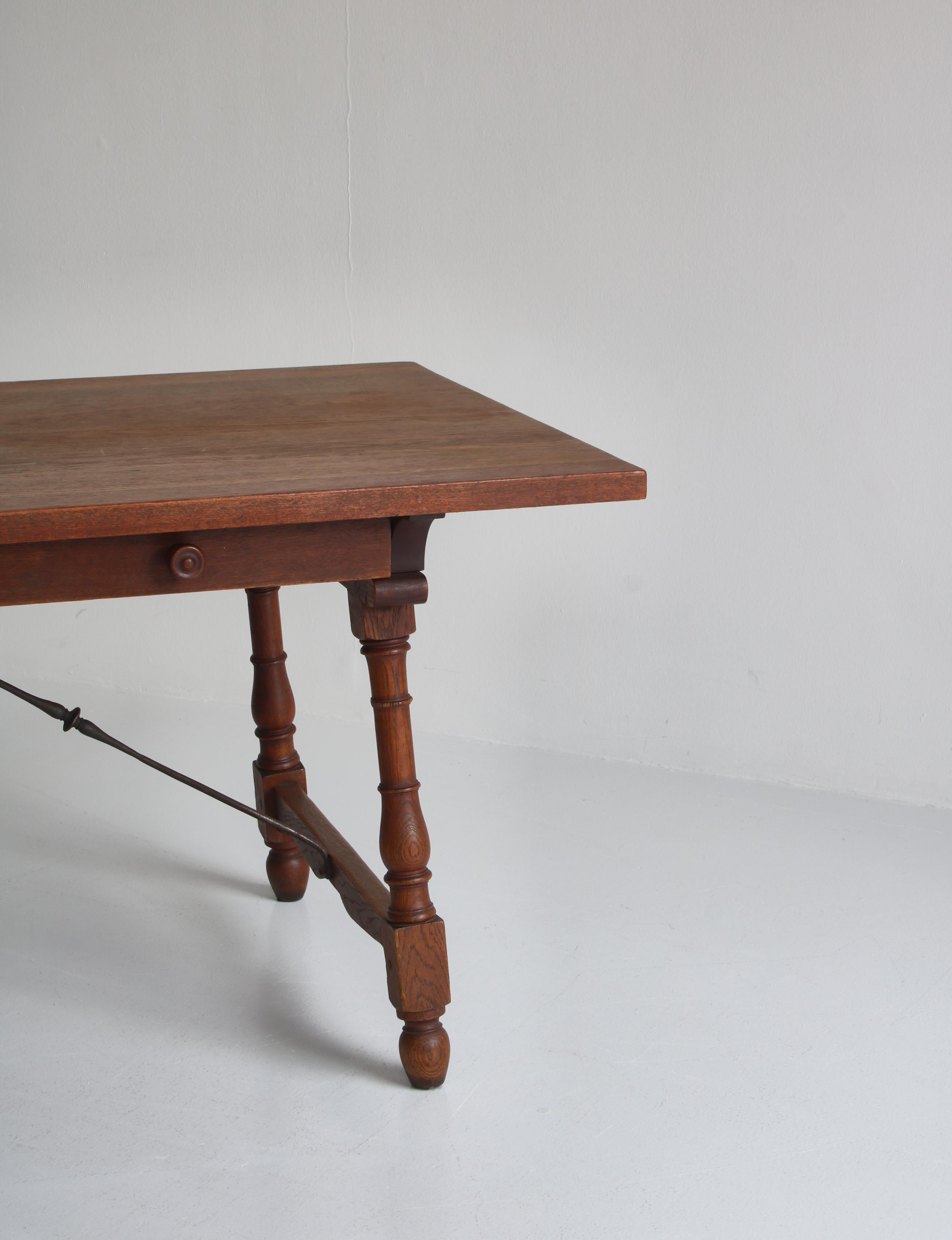 Bureau ou table unique fabriqué par Jens Harald Quistgaard en 1953, en teck massif et chêne État moyen - En vente à Odense, DK