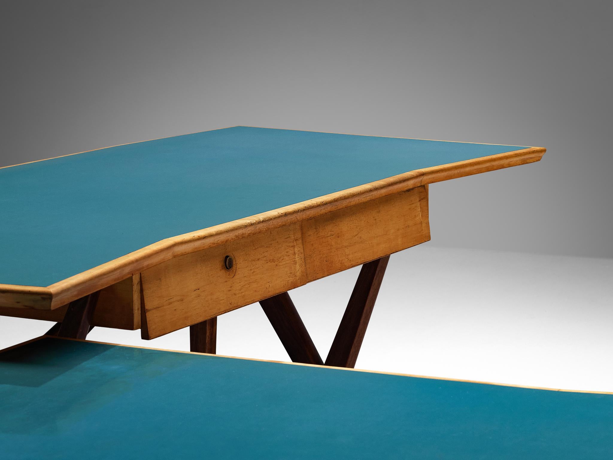Mid-Century Modern Bureau Gustavo & Vito Latis avec retour en acajou et érable avec plateau turquoise  en vente
