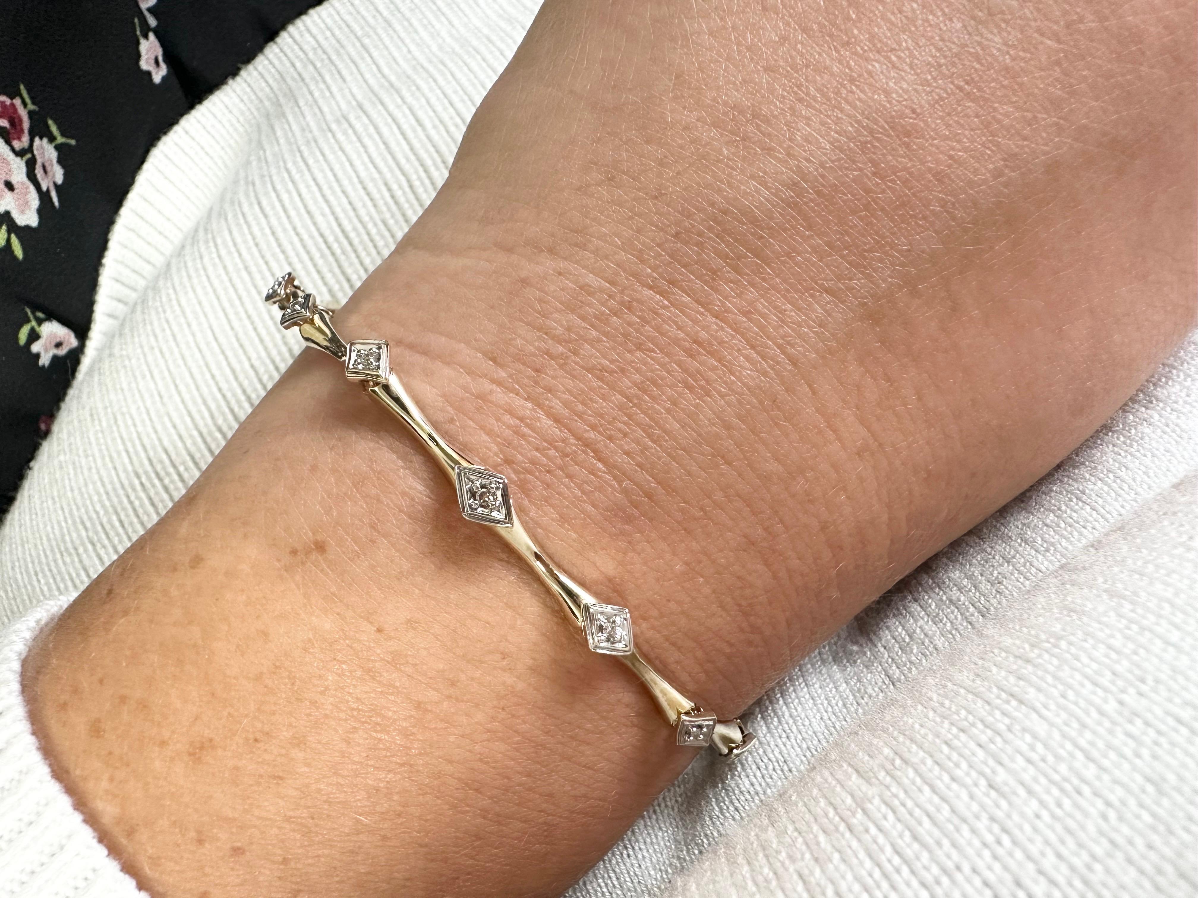 Unique diamond bracelet 18KT gold vintage inspired bracelet In New Condition For Sale In Jupiter, FL