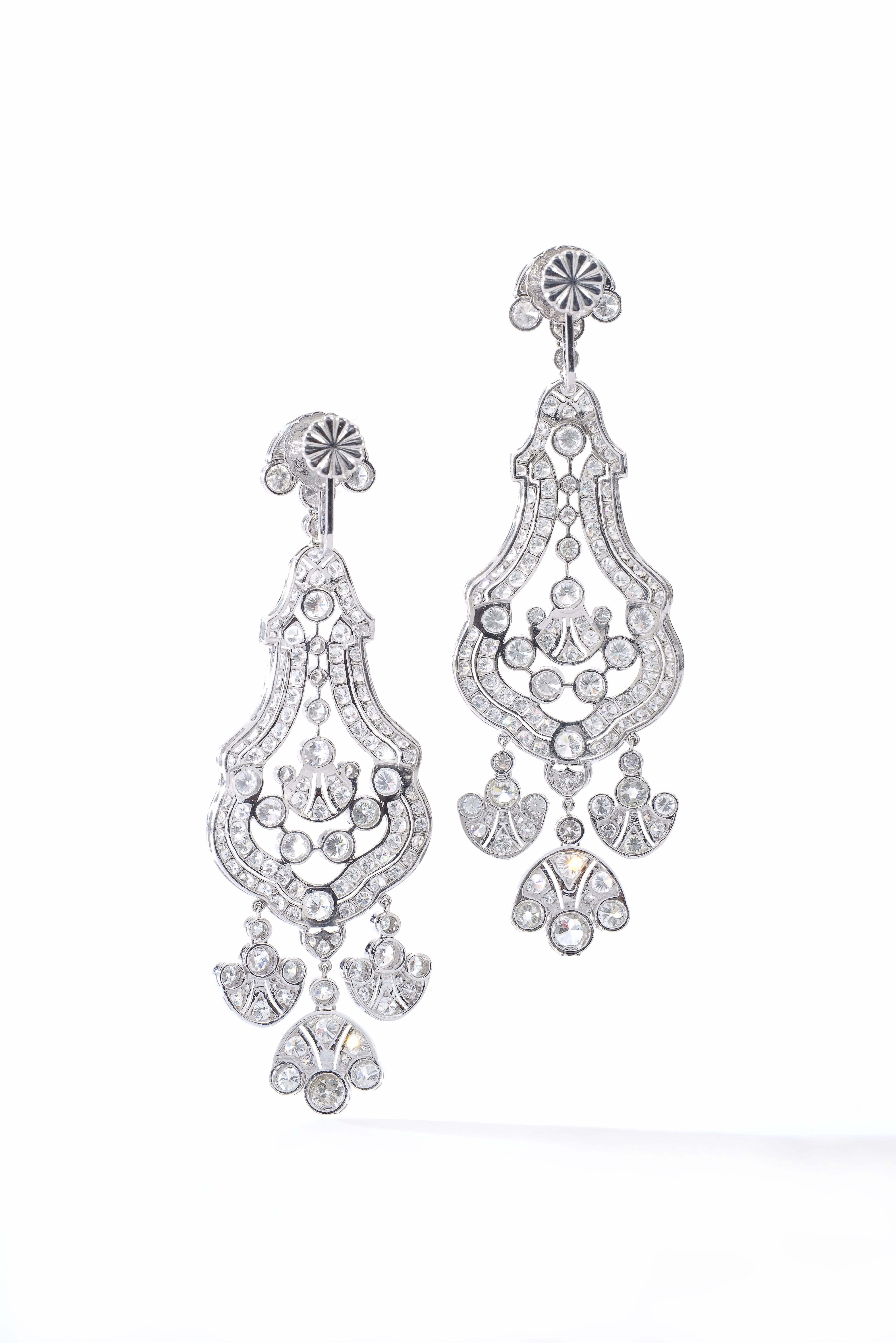 Round Cut Unique Diamond Chandelier Earrings Mid-20th Century For Sale