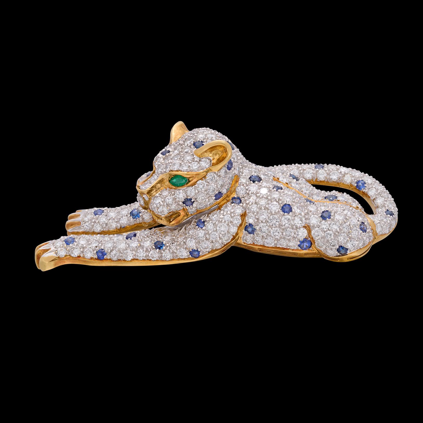 Unique Diamond, Emerald & Sapphire Vintage Leopard Brooch In Excellent Condition For Sale In San Francisco, CA