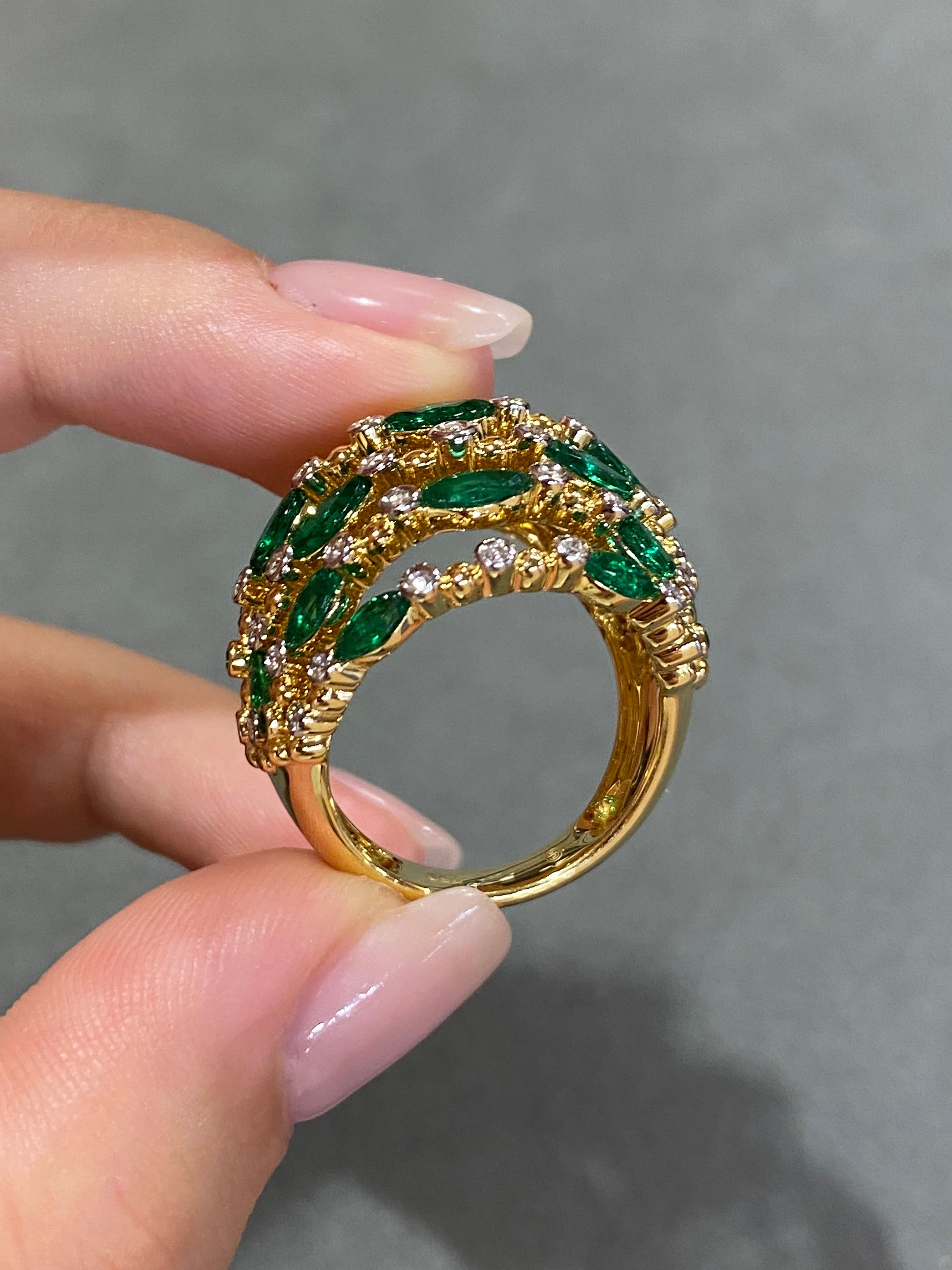 Modern Unique Diamond Emerald Yellow 18K Gold Ring for Her  For Sale