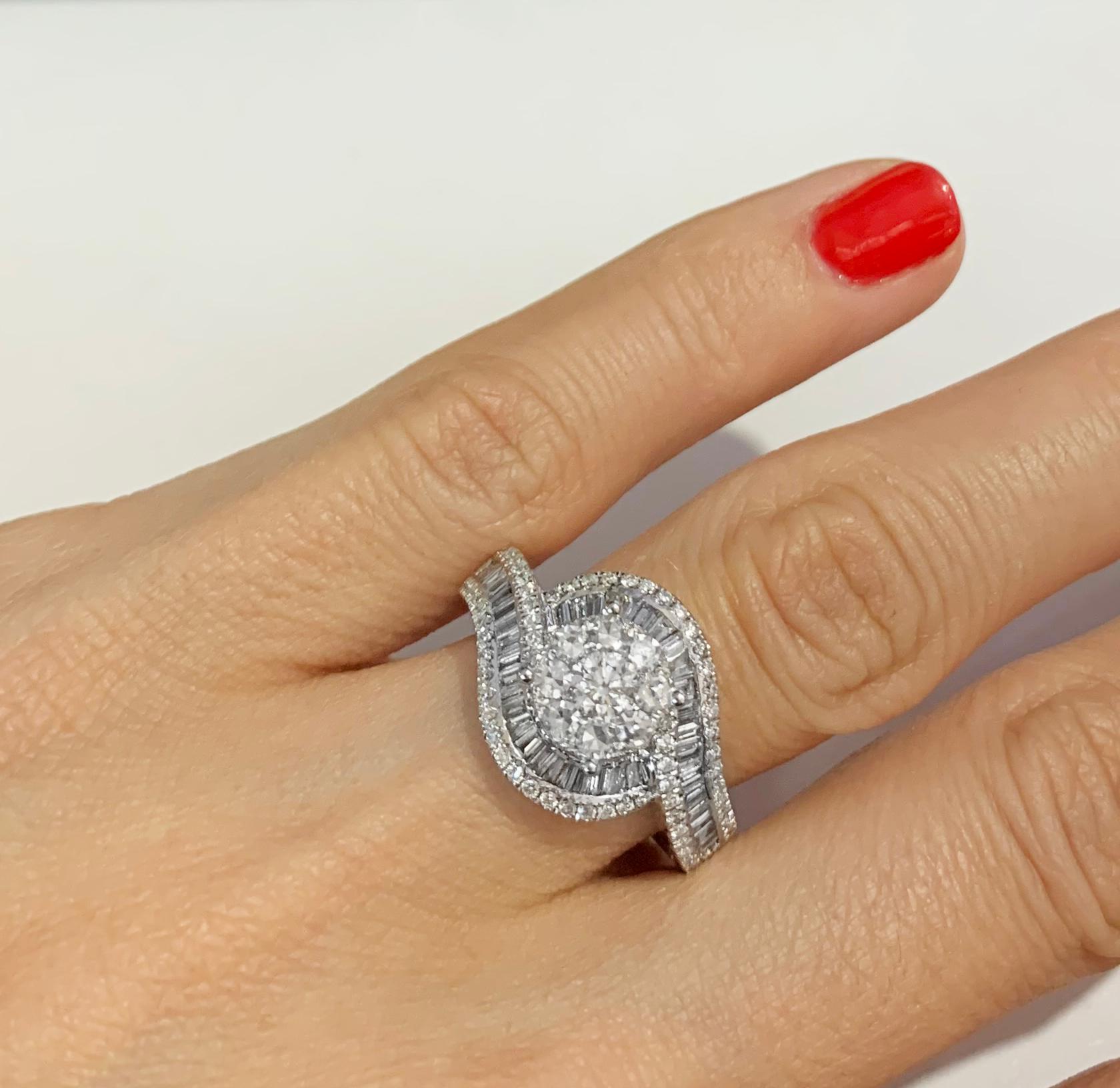 Anello unico con diamante in oro bianco 14k in vendita 1