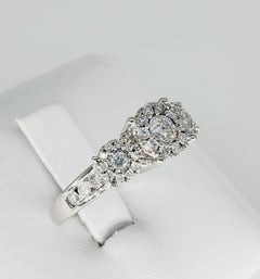 Unique Diamonds 1.50 Carat Engagement Ring 14 Karat White Gold