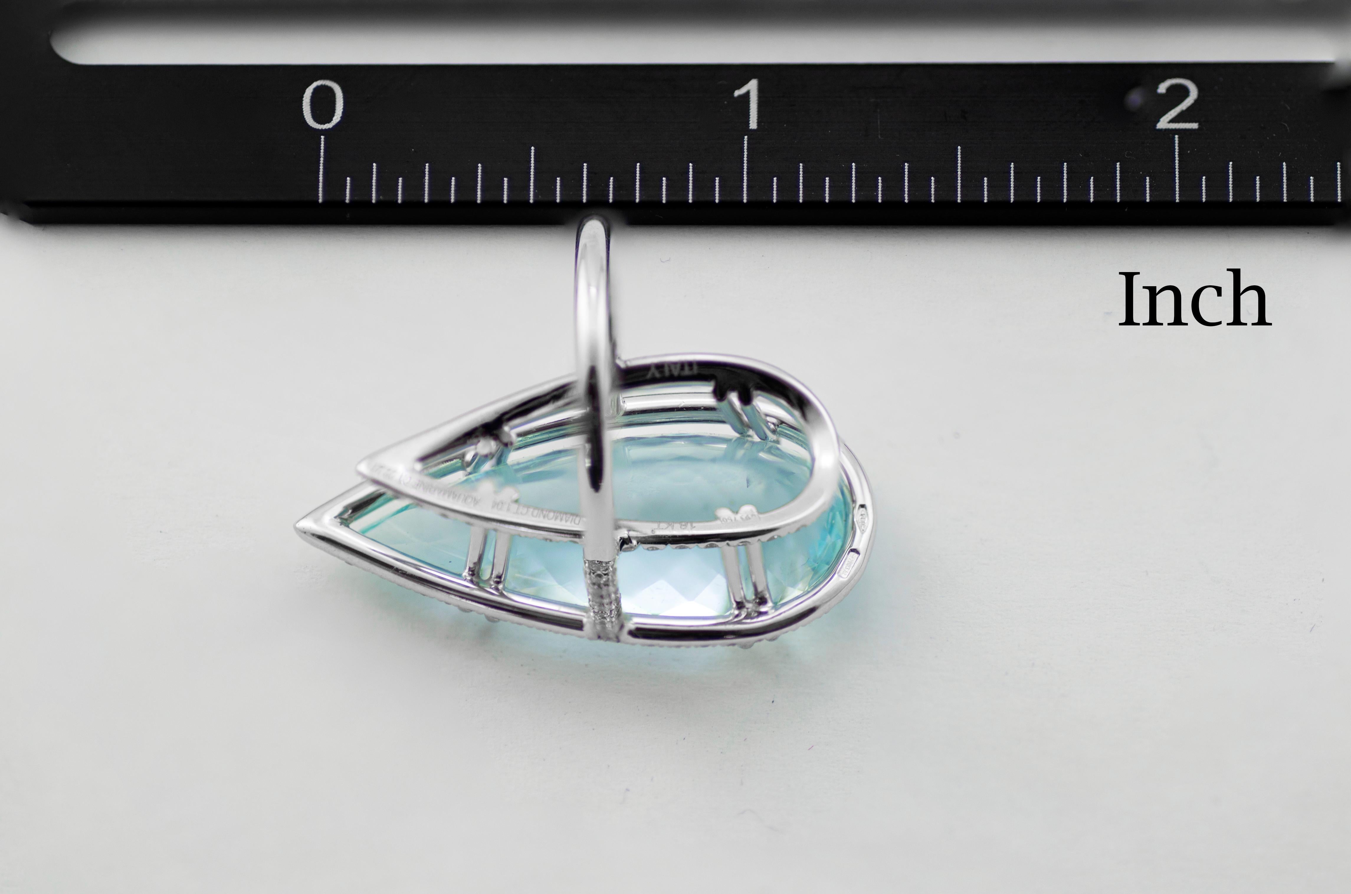 Contemporary Unique Diamonds 22.27 Carat Brazilian Aquamarine 18 KT Gold Made in Italy Ring For Sale