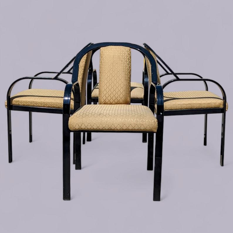 Sedie da pranzo uniche, Postmoderno, Fabrice, Anni '80, Struttura in metallo, Unico, Cucina, Italiano, Vintage, Mid Century

Vintage degli anni '80
Misure: 34,5