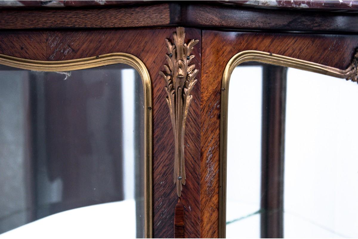 Walnut Unique Display Cabinet, Napoleon III, circa 1870