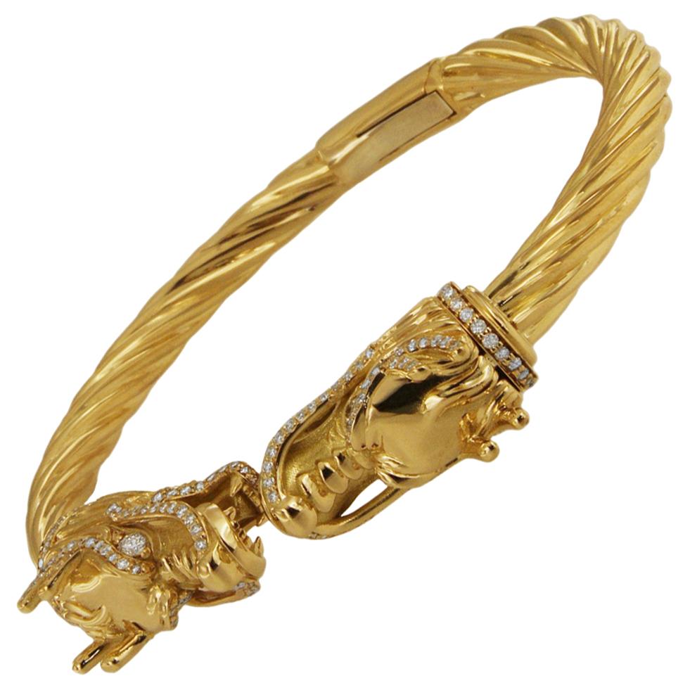 Bracelet manchette dragon unique en or jaune 18 carats et diamants en vente