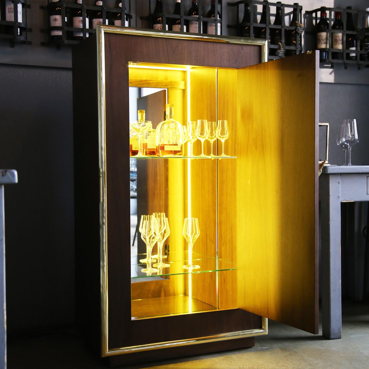 Contemporary Drinks Cabinet in Brass, Gold, Brown, Black, White Showroom Sample In Fair Condition For Sale In Riga, LV