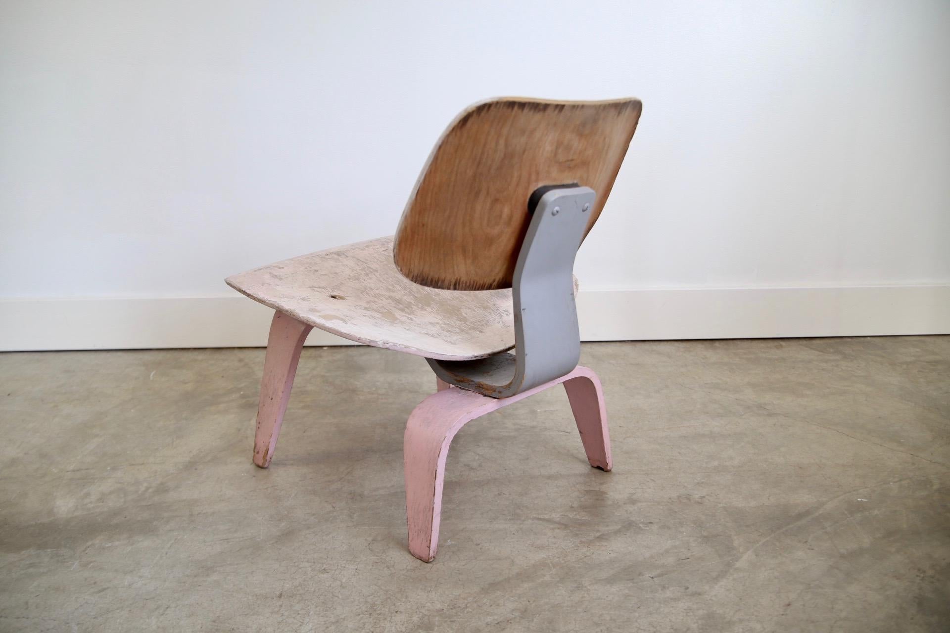 American Unique Eames LCW