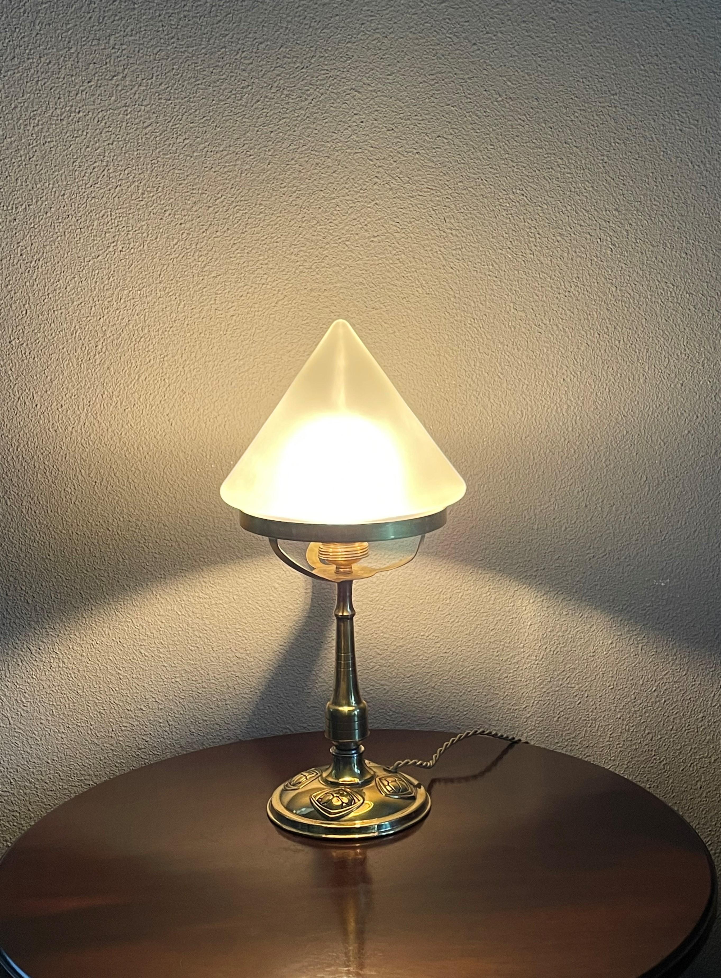 Unique Early 1900s Arts and Crafts, Fine Brass & Mint Glass Table or Desk Lamp For Sale 3