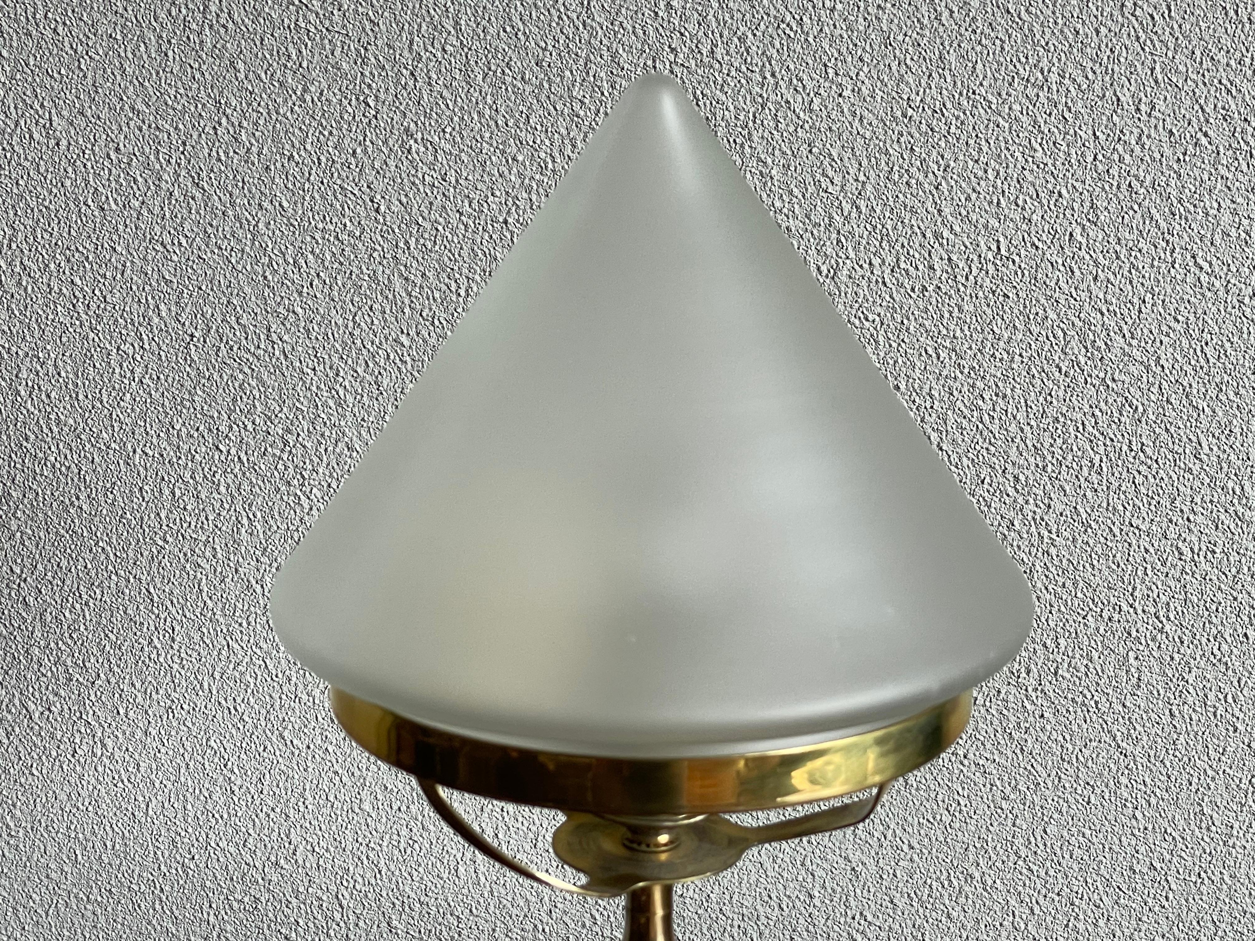 Lampe de table ou de bureau unique en laiton fin et verre menthe, style Arts and Crafts, début des années 1900 en vente 6