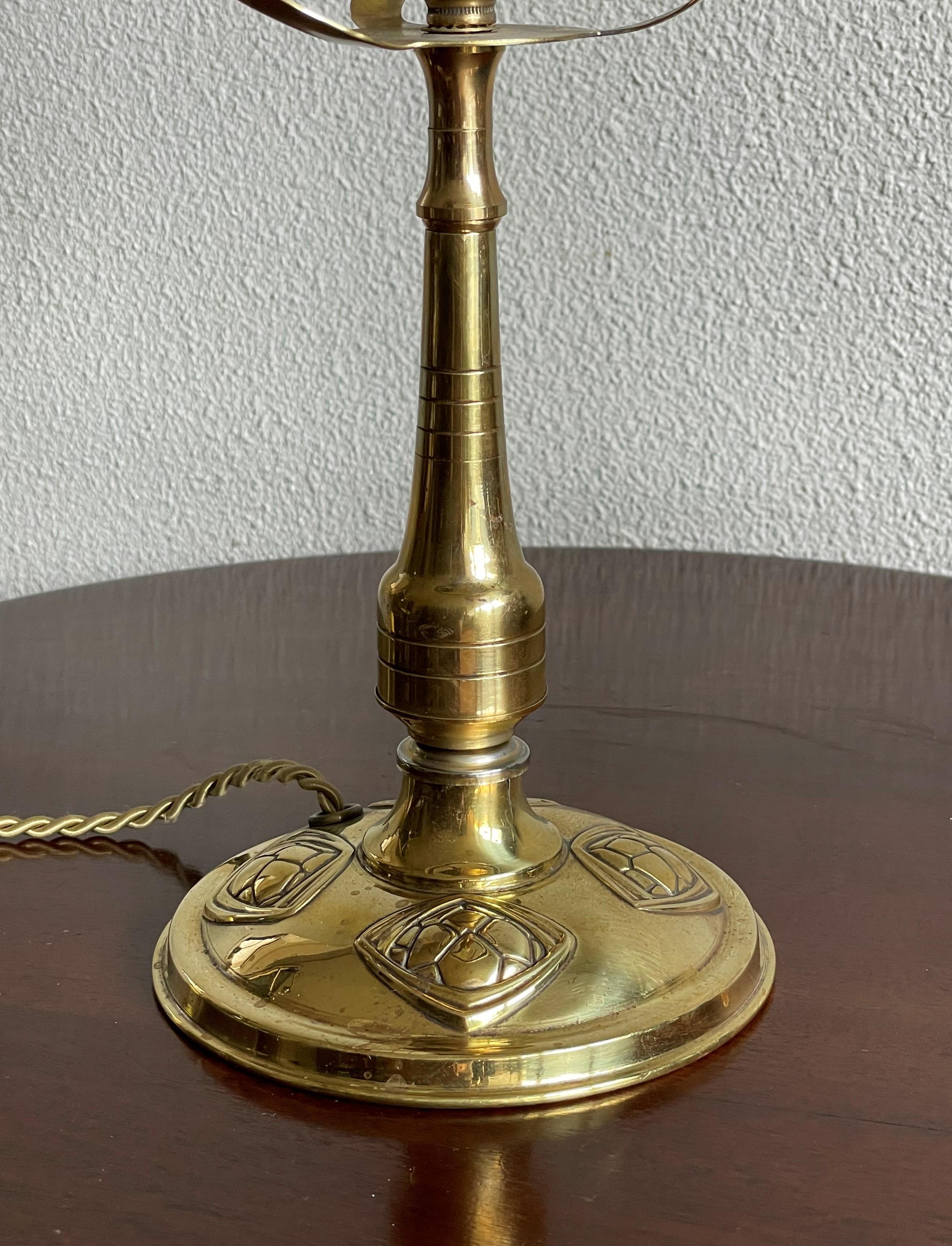 Unique Early 1900s Arts and Crafts, Fine Brass & Mint Glass Table or Desk Lamp For Sale 7